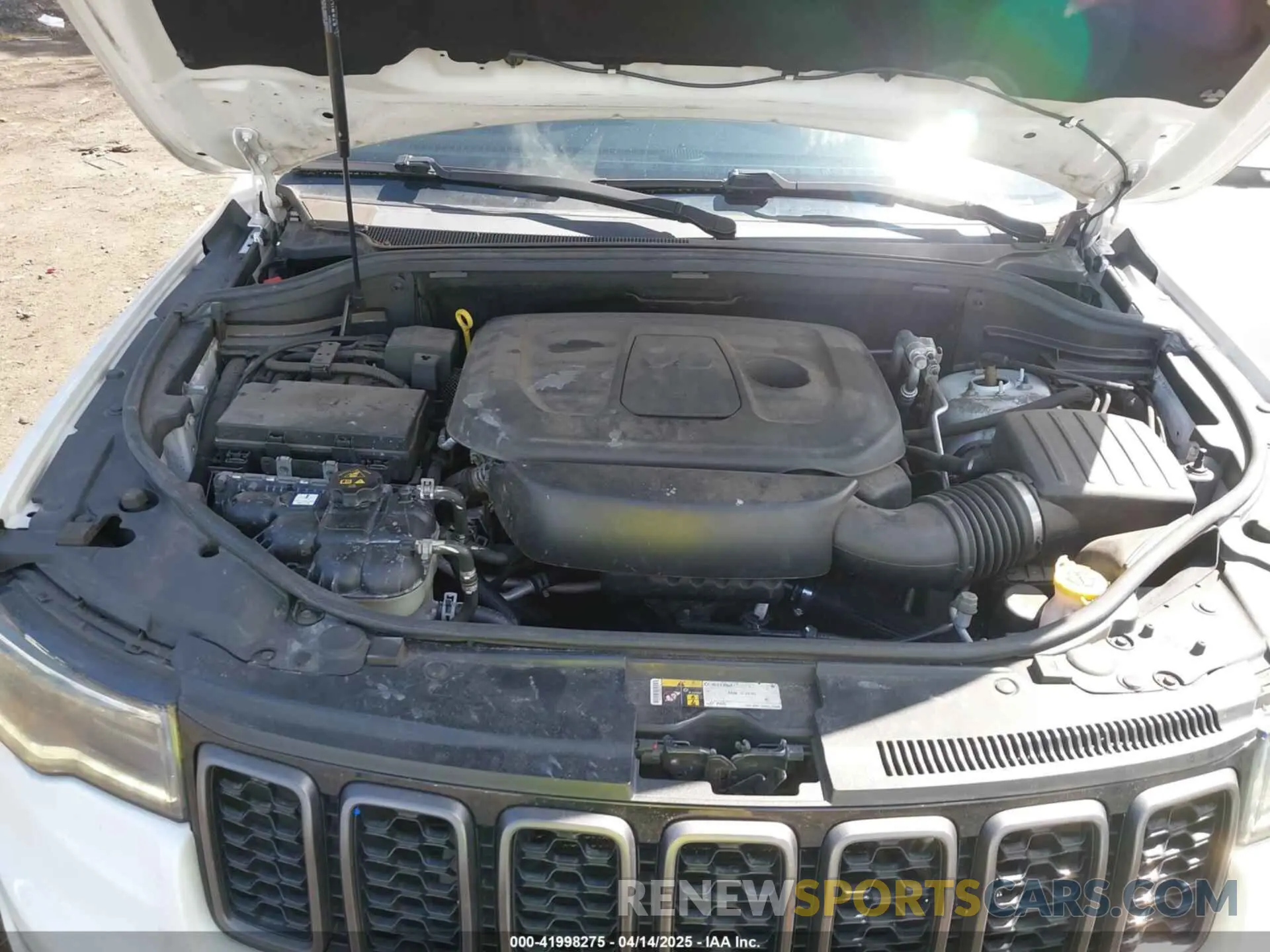 10 fotografías del automóvil dañado 1C4RJFCG0KC830964 JEEP GRAND CHEROKEE 2019
