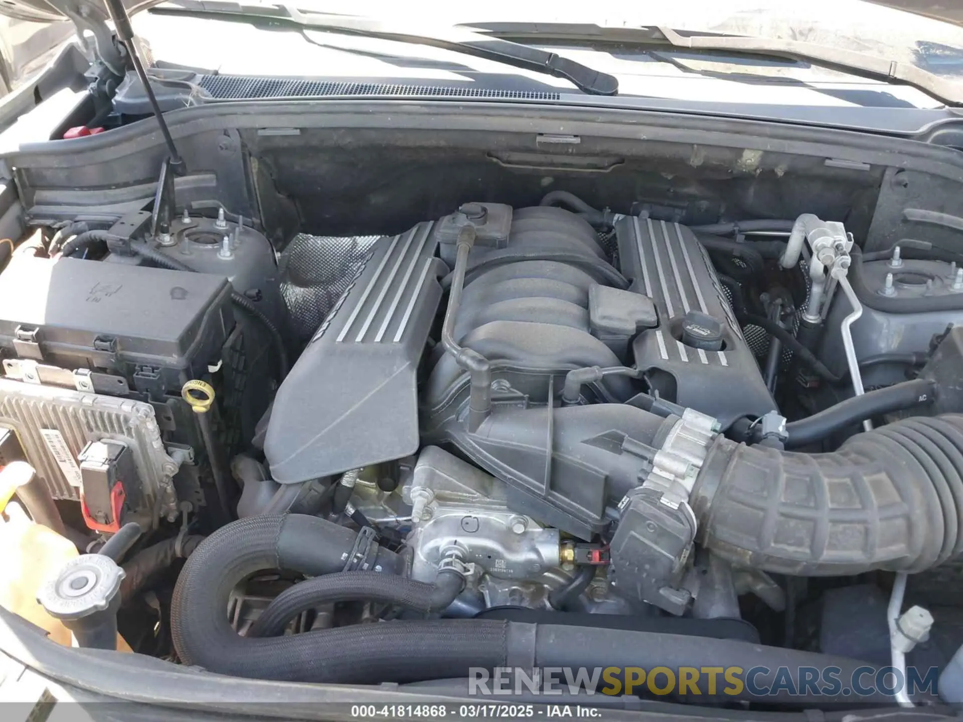 10 fotografías del automóvil dañado 1C4RJFDJ5KC758685 JEEP GRAND CHEROKEE 2019