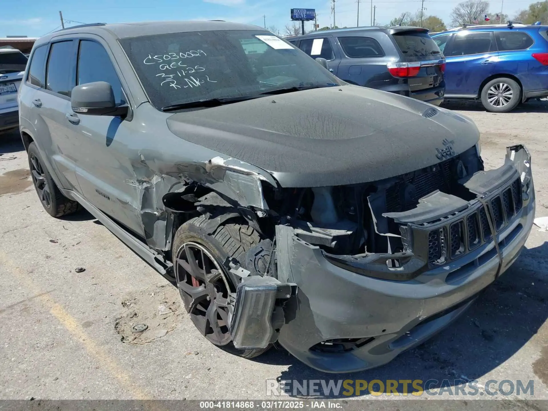 17 fotografías del automóvil dañado 1C4RJFDJ5KC758685 JEEP GRAND CHEROKEE 2019