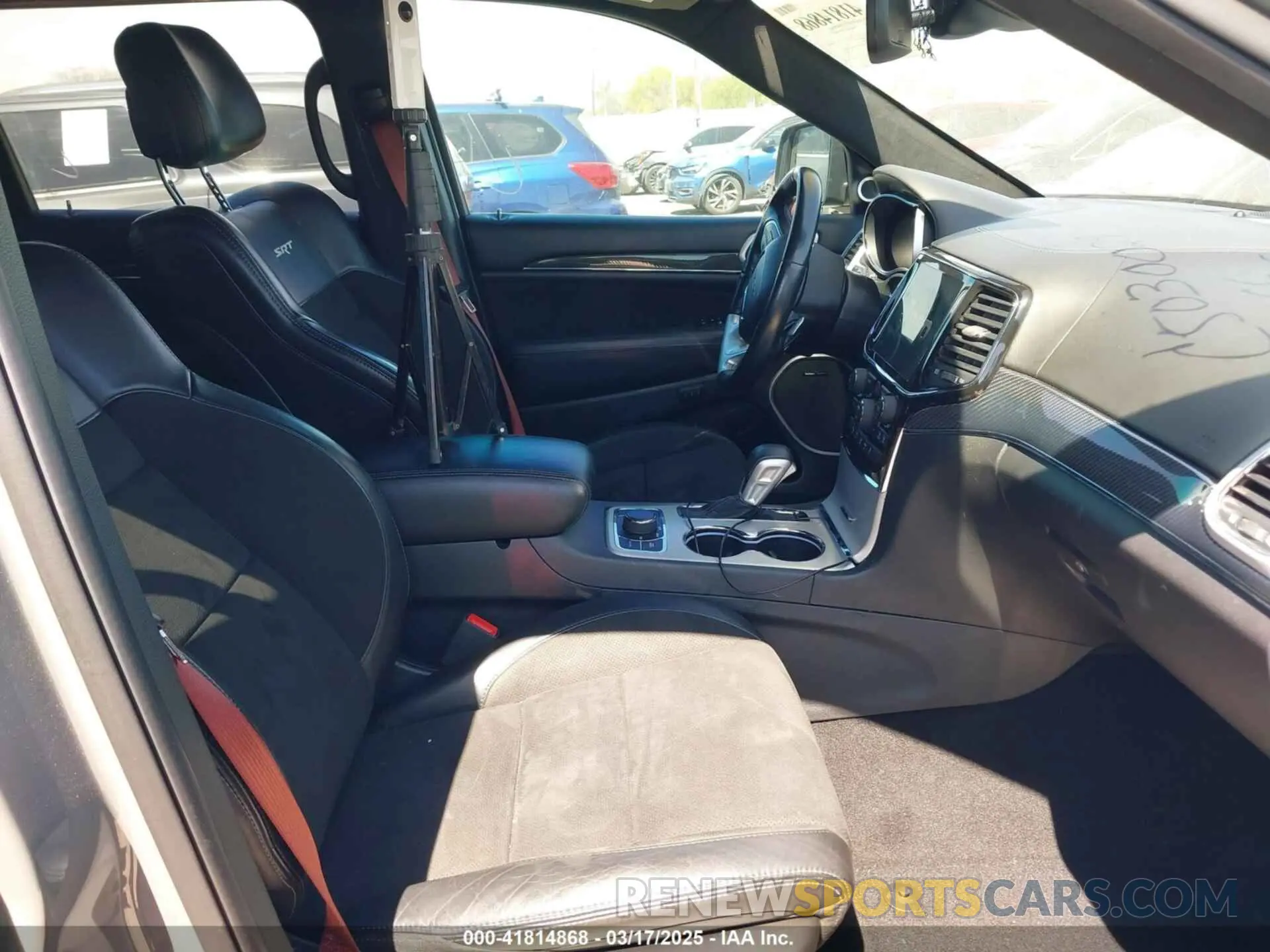 5 fotografías del automóvil dañado 1C4RJFDJ5KC758685 JEEP GRAND CHEROKEE 2019
