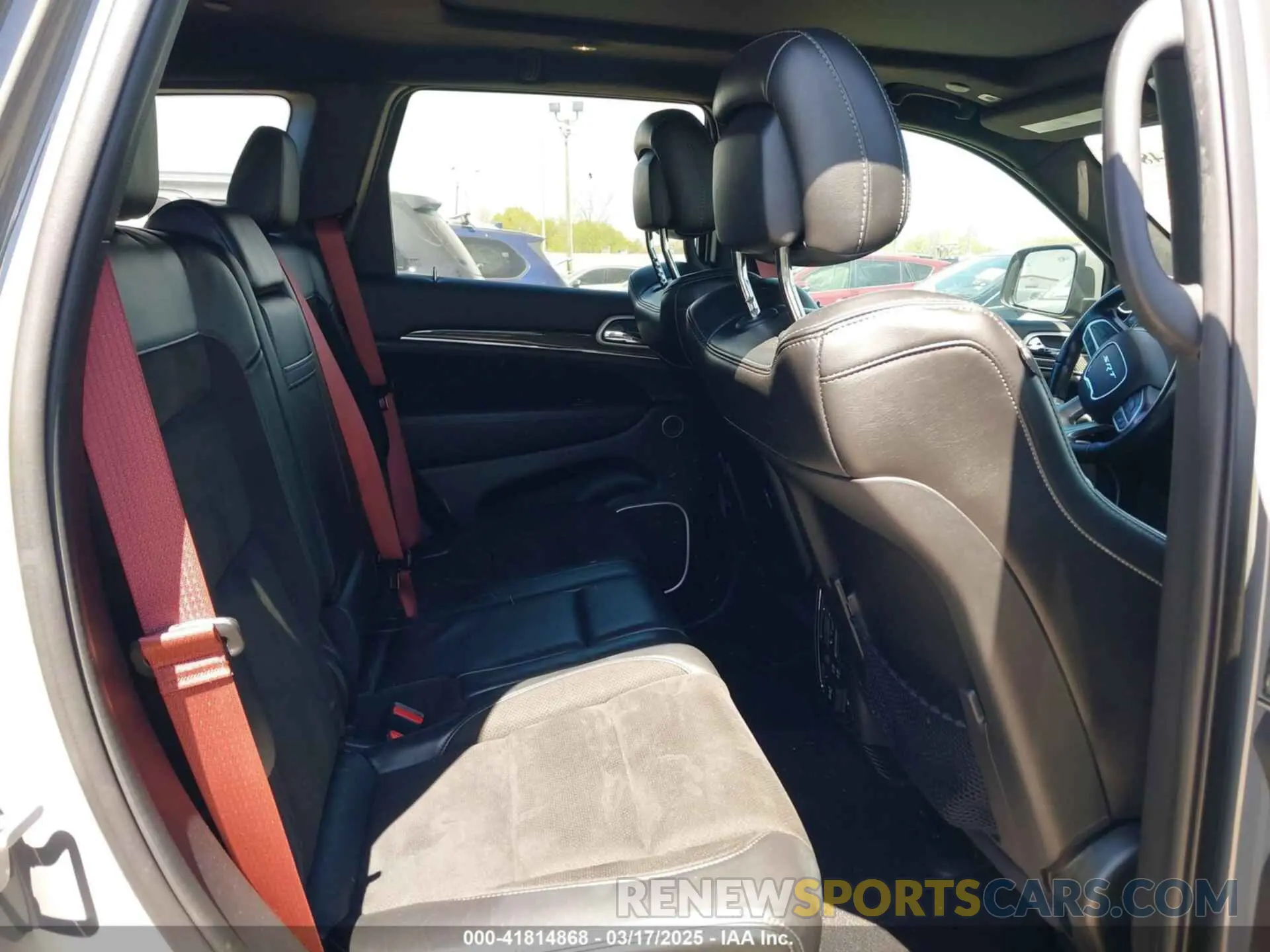 8 fotografías del automóvil dañado 1C4RJFDJ5KC758685 JEEP GRAND CHEROKEE 2019