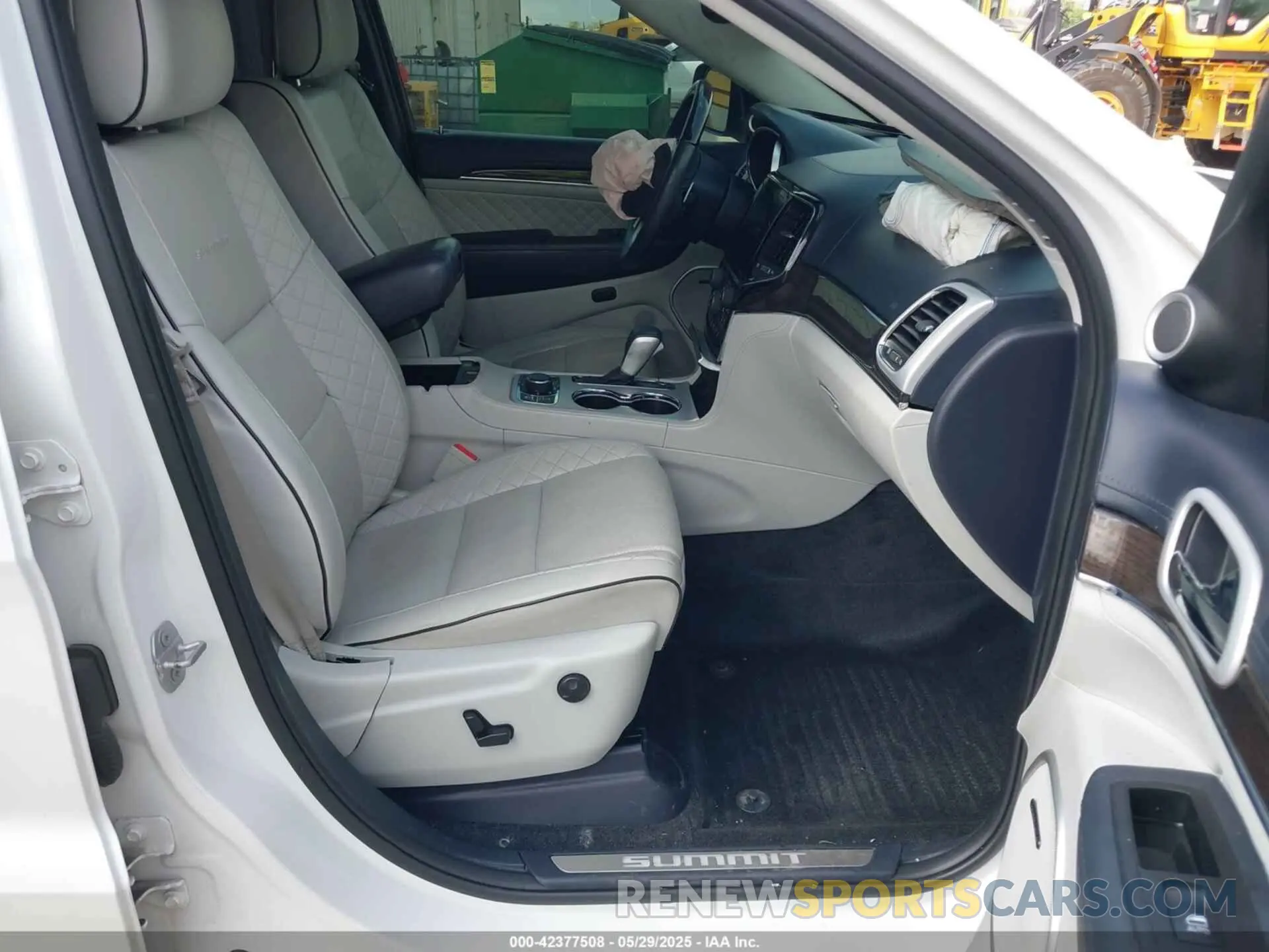 5 fotografías del automóvil dañado 1C4RJFJT2KC649168 JEEP GRAND CHEROKEE 2019