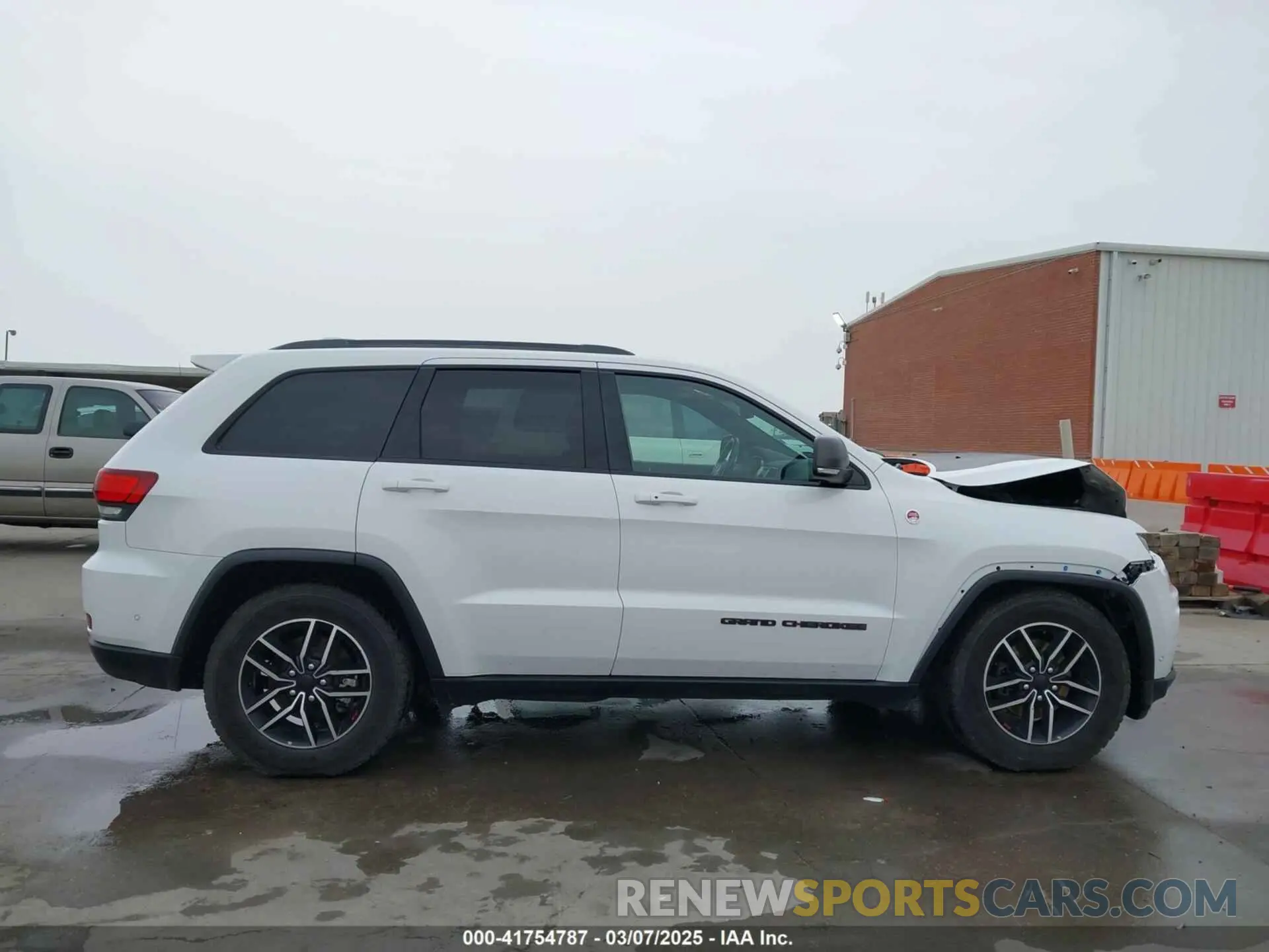 14 fotografías del automóvil dañado 1C4RJFLG0KC837817 JEEP GRAND CHEROKEE 2019