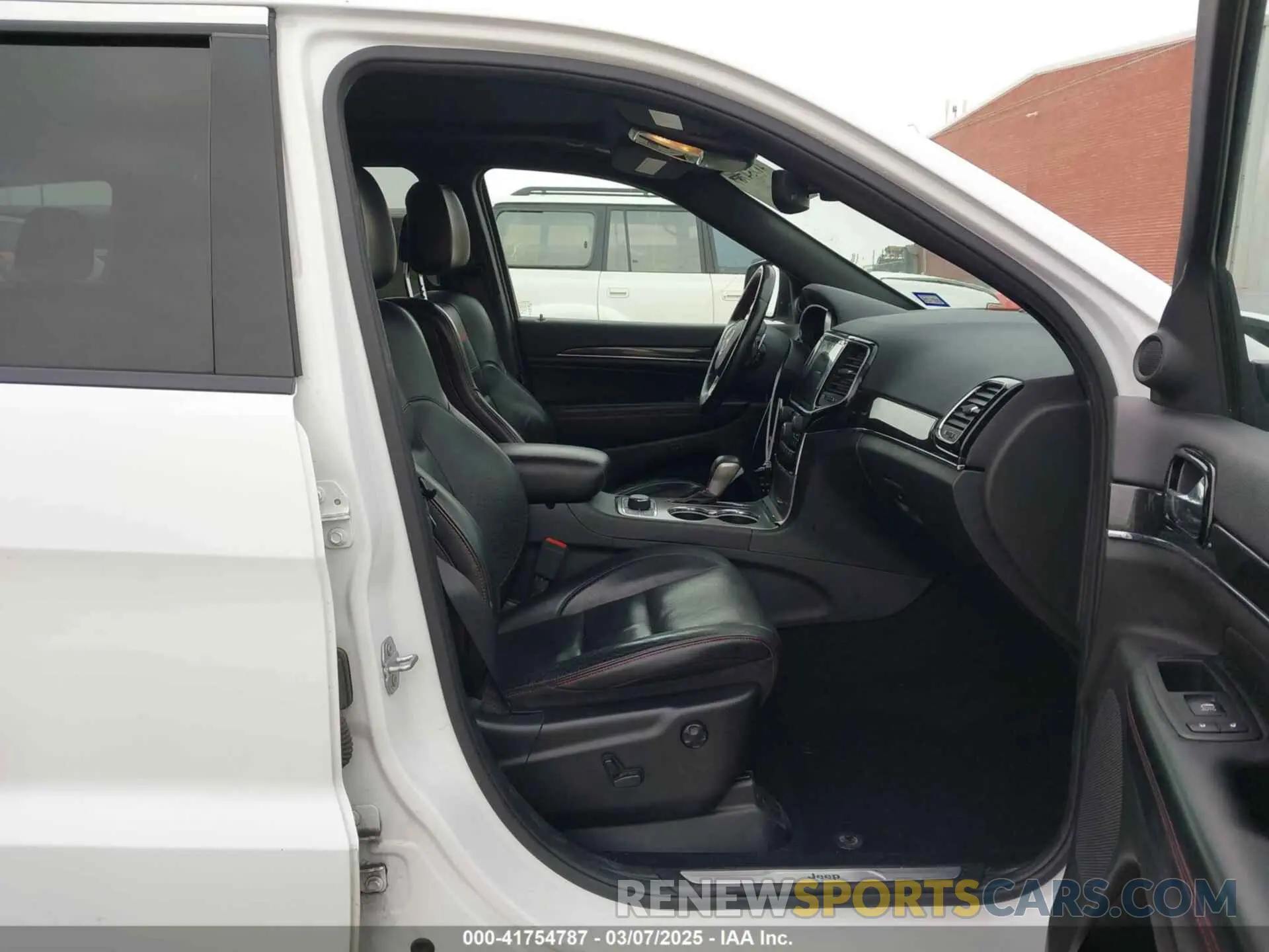 5 fotografías del automóvil dañado 1C4RJFLG0KC837817 JEEP GRAND CHEROKEE 2019