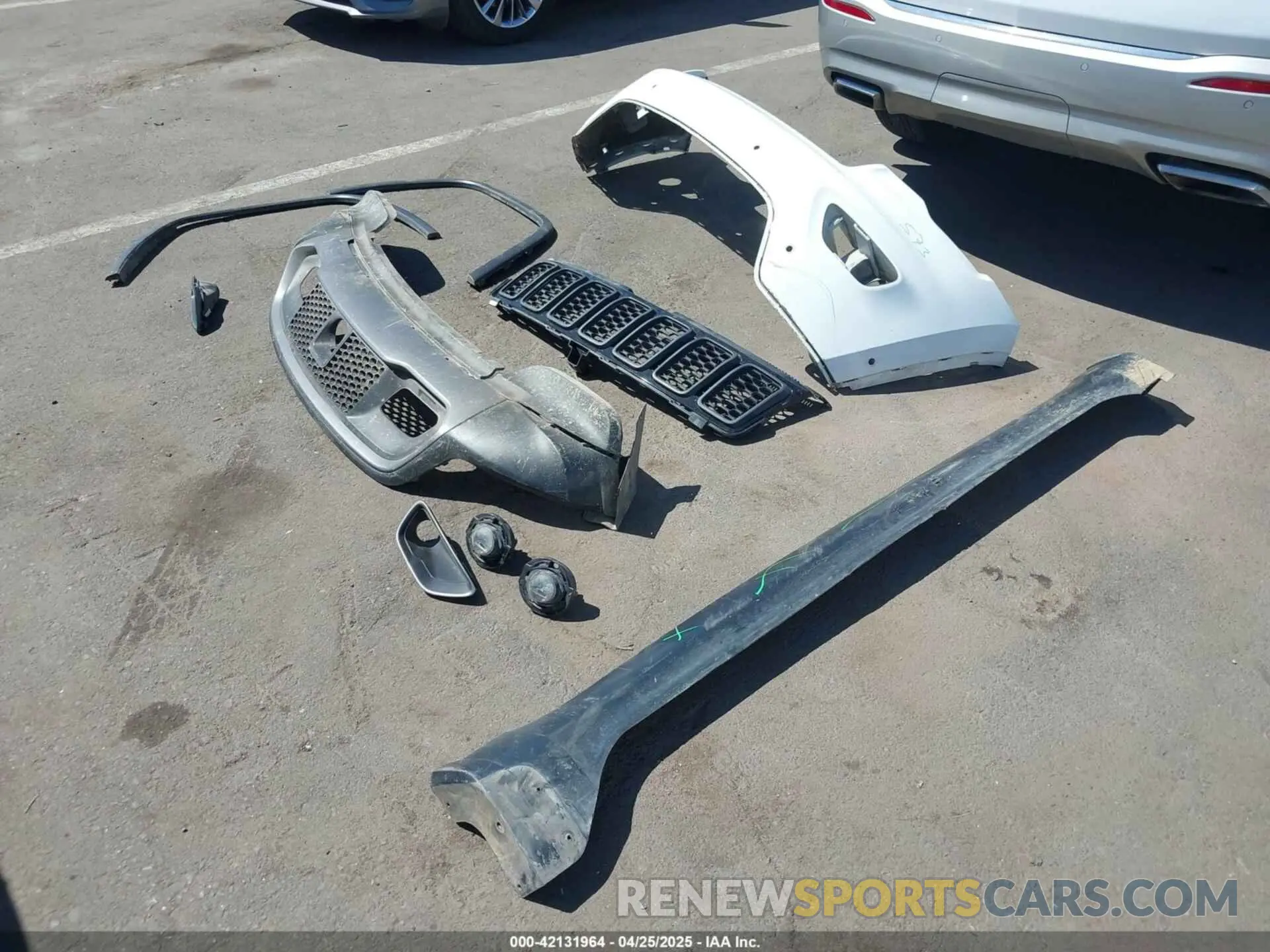 12 fotografías del automóvil dañado 1C4RJFLT2KC762132 JEEP GRAND CHEROKEE 2019
