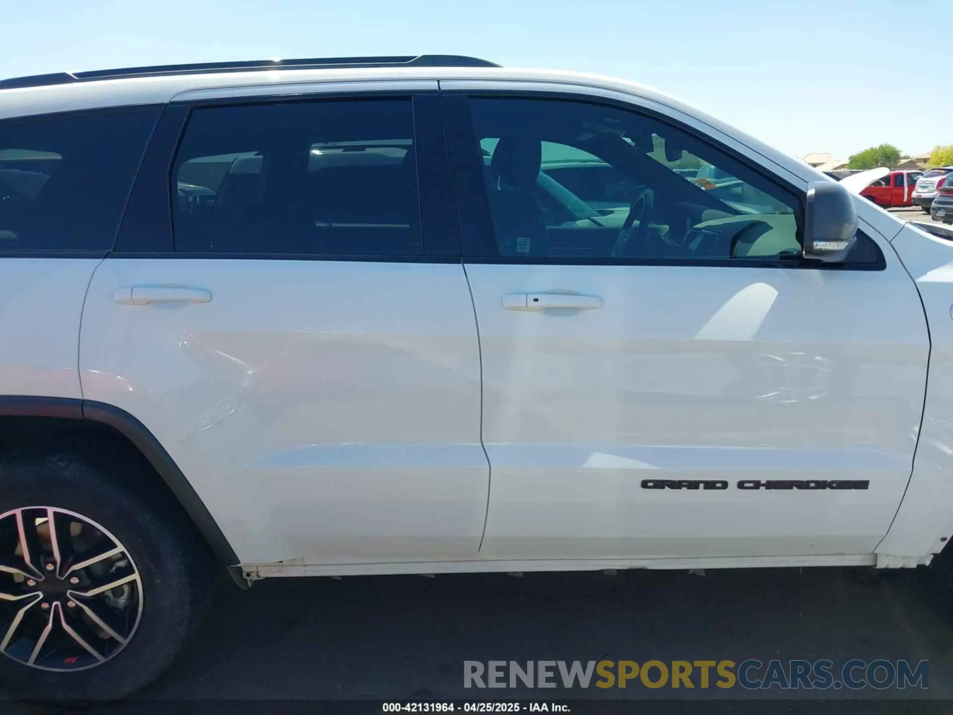14 fotografías del automóvil dañado 1C4RJFLT2KC762132 JEEP GRAND CHEROKEE 2019
