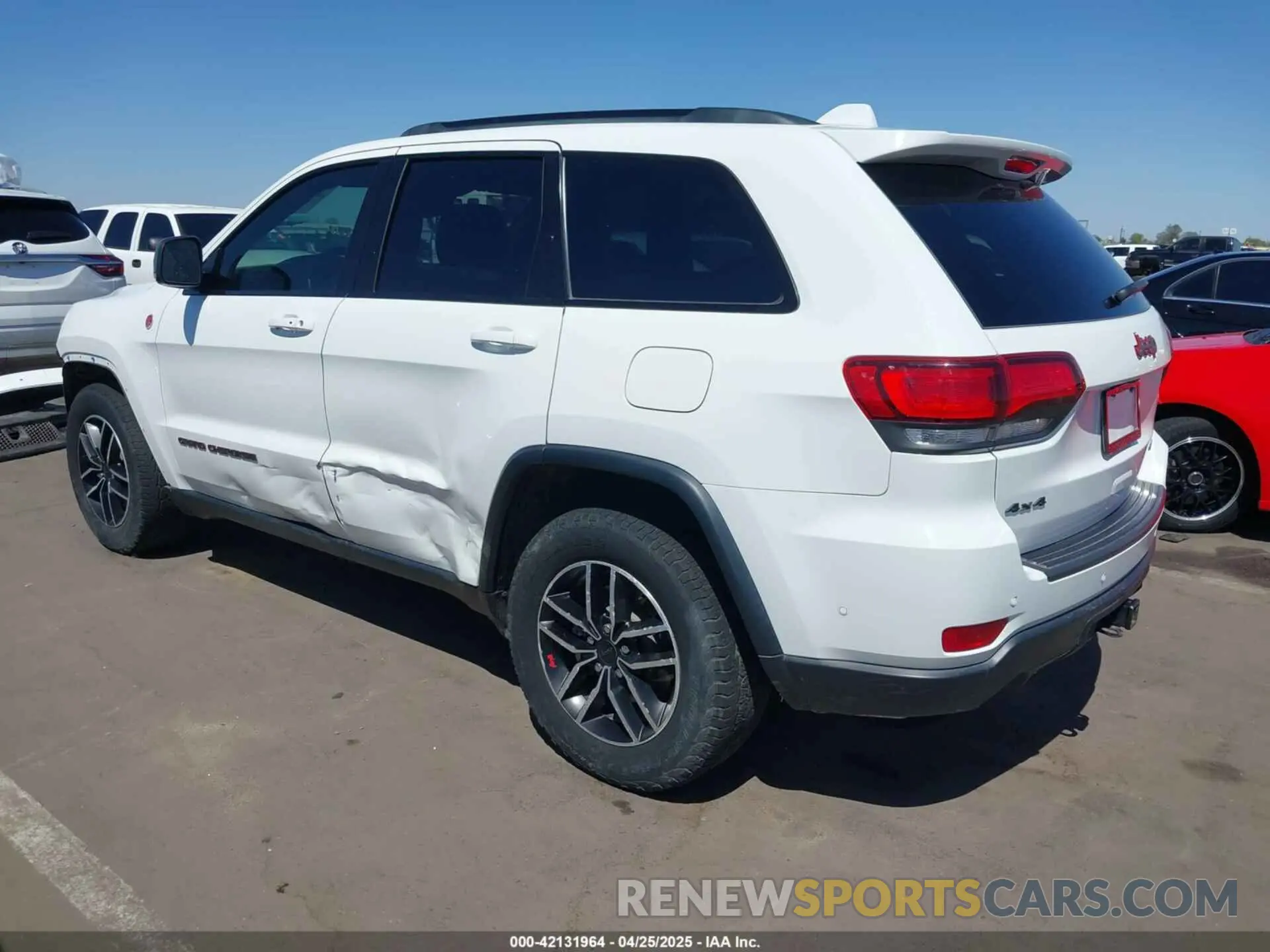 3 fotografías del automóvil dañado 1C4RJFLT2KC762132 JEEP GRAND CHEROKEE 2019