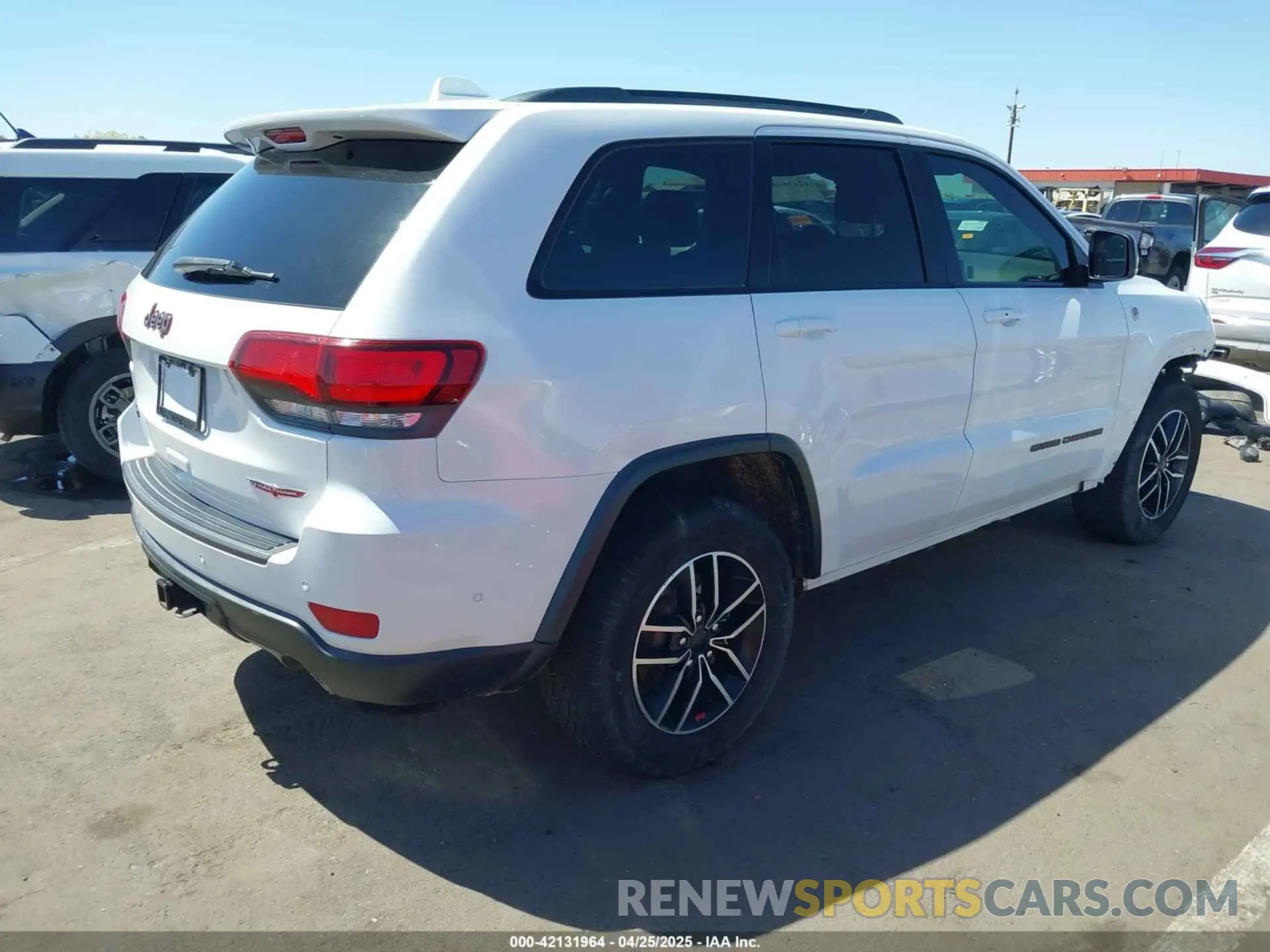 4 fotografías del automóvil dañado 1C4RJFLT2KC762132 JEEP GRAND CHEROKEE 2019