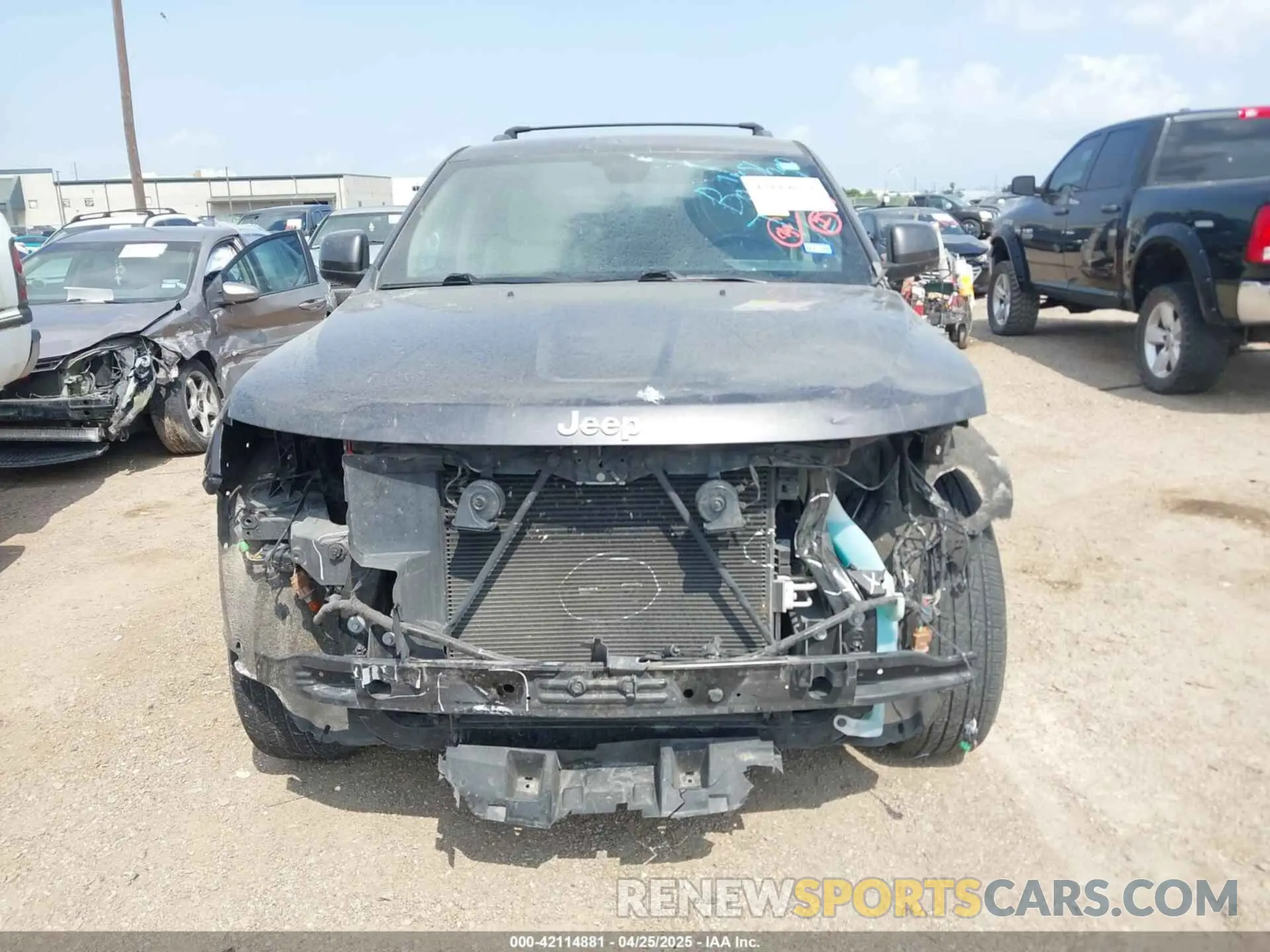13 fotografías del automóvil dañado 1C4RJEAG2LC284912 JEEP GRAND CHEROKEE 2020