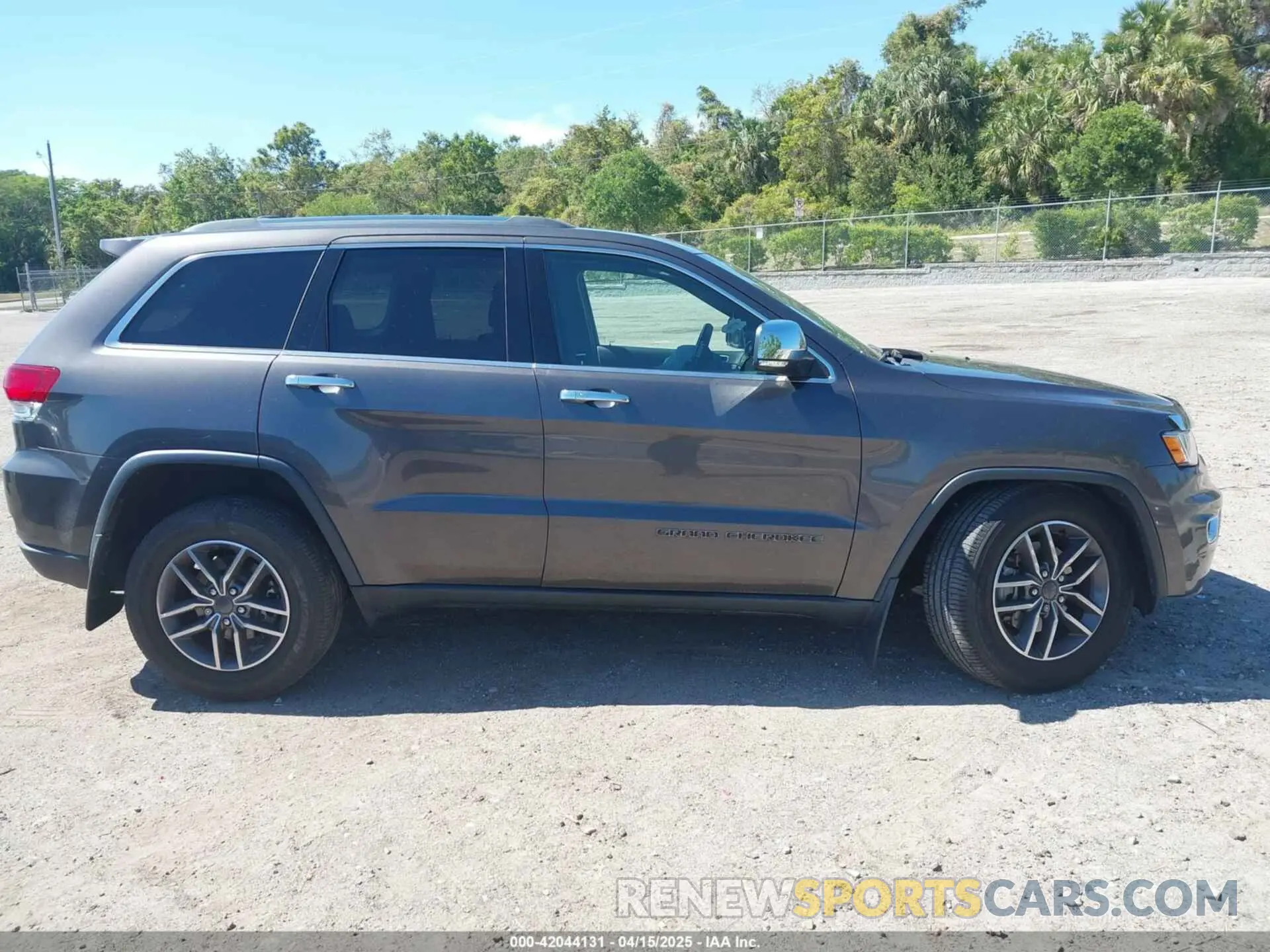 13 fotografías del automóvil dañado 1C4RJEBG1LC191510 JEEP GRAND CHEROKEE 2020