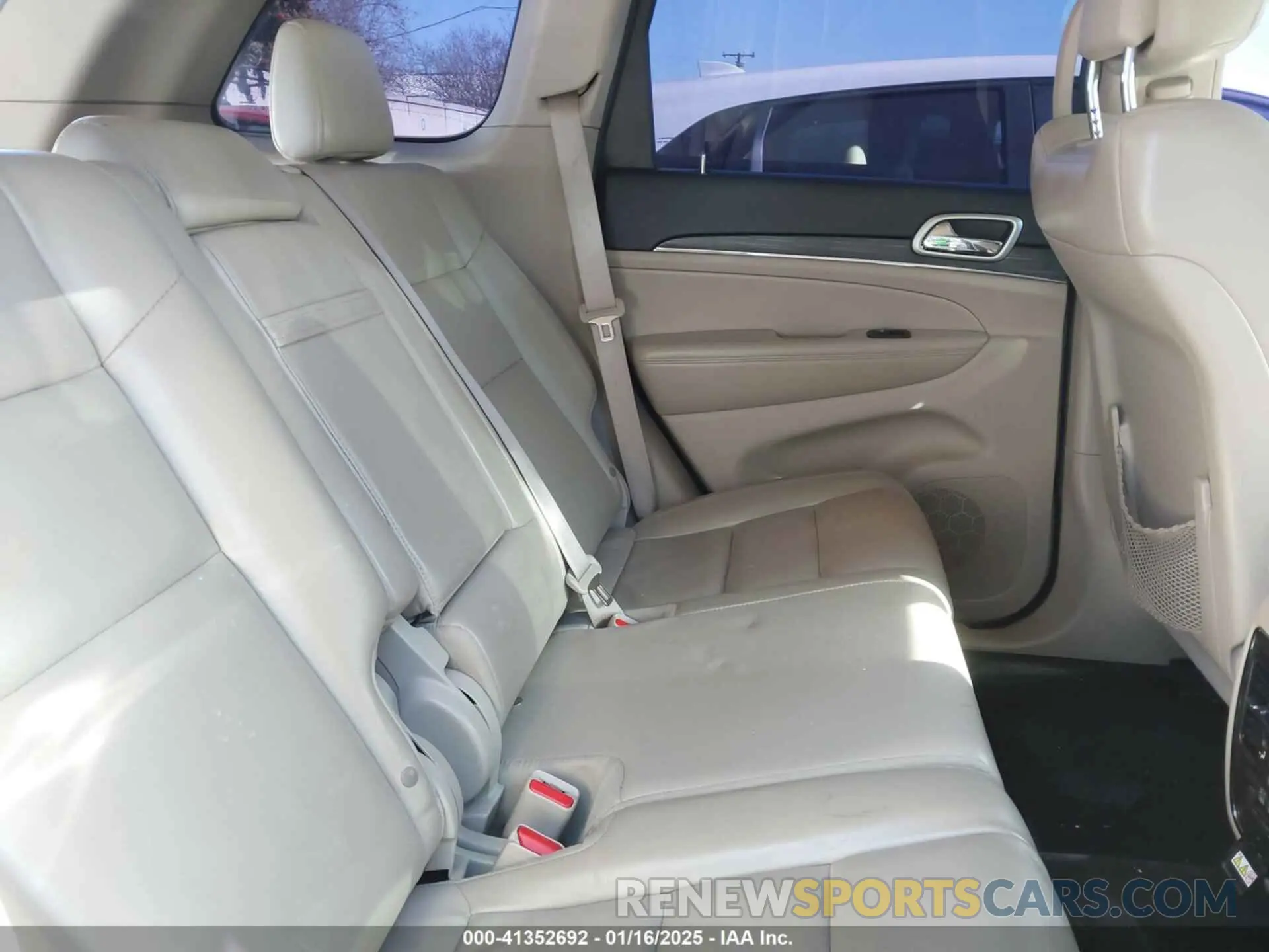8 fotografías del automóvil dañado 1C4RJEBG8LC281138 JEEP GRAND CHEROKEE 2020