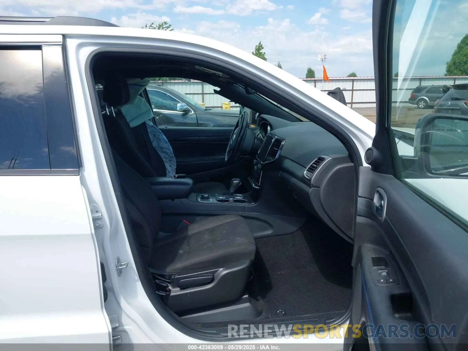 5 fotografías del automóvil dañado 1C4RJFAG1LC137387 JEEP GRAND CHEROKEE 2020
