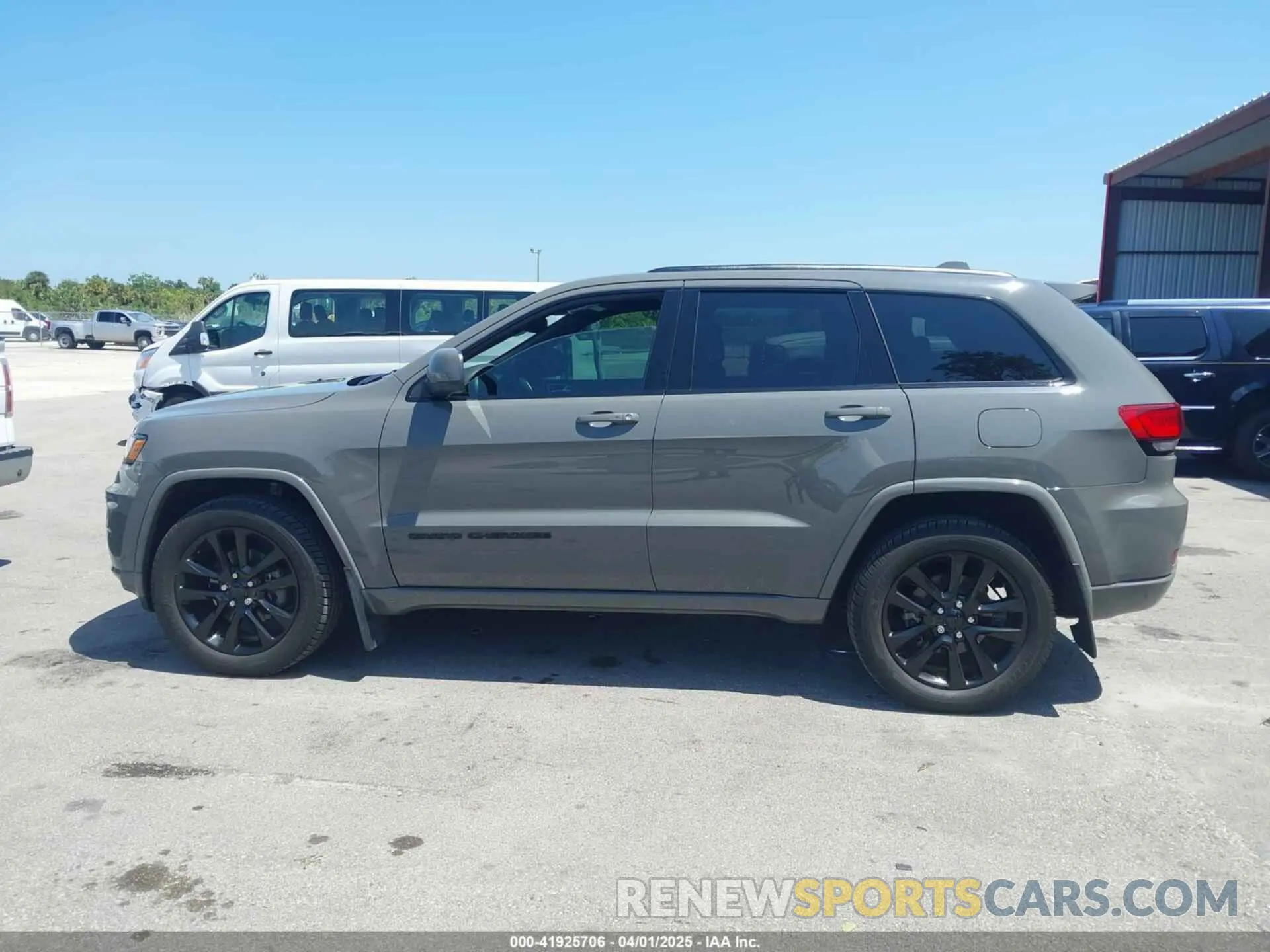 14 fotografías del automóvil dañado 1C4RJFAG3LC141313 JEEP GRAND CHEROKEE 2020
