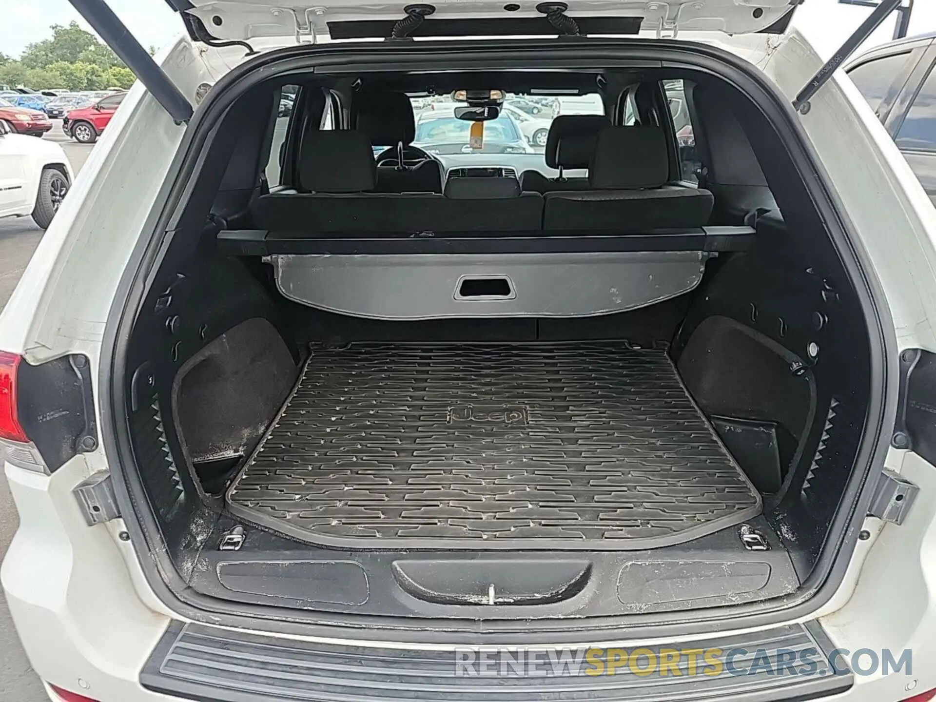 25 fotografías del automóvil dañado 1C4RJFAGXLC100516 JEEP GRAND CHEROKEE 2020