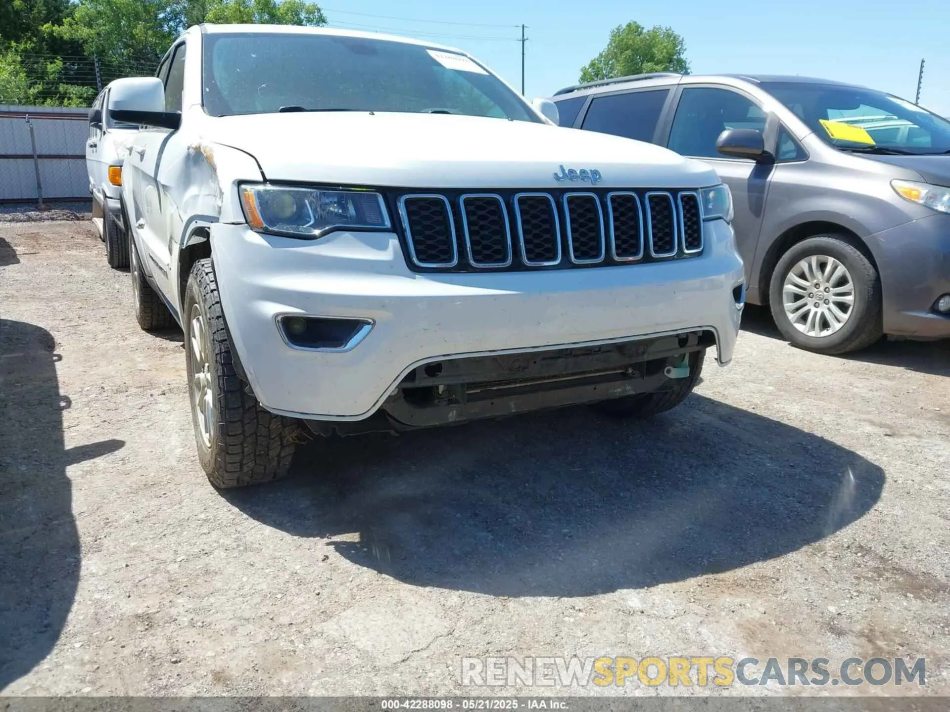 17 fotografías del automóvil dañado 1C4RJFAGXLC216797 JEEP GRAND CHEROKEE 2020