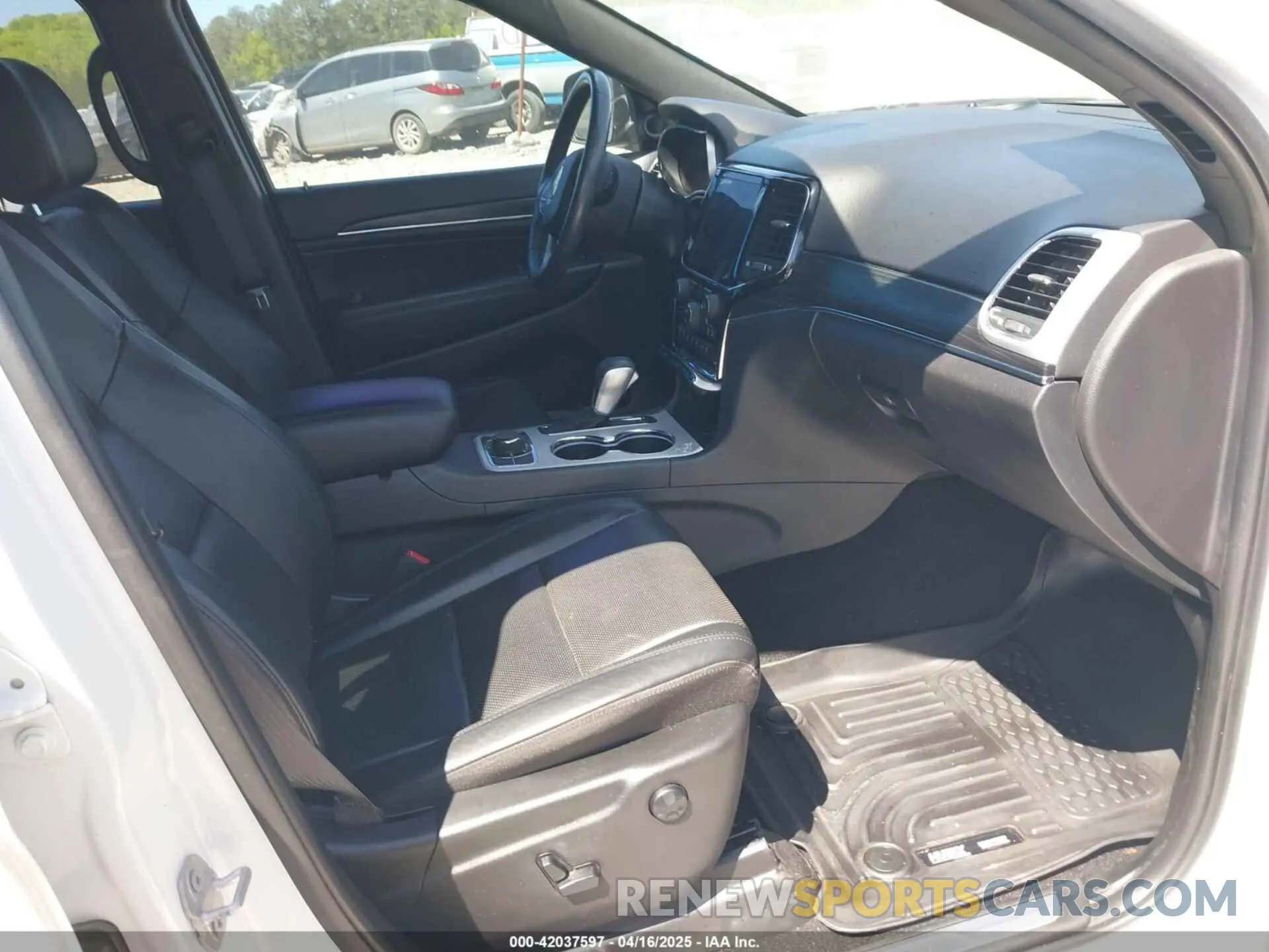 5 fotografías del automóvil dañado 1C4RJFBG0LC200347 JEEP GRAND CHEROKEE 2020