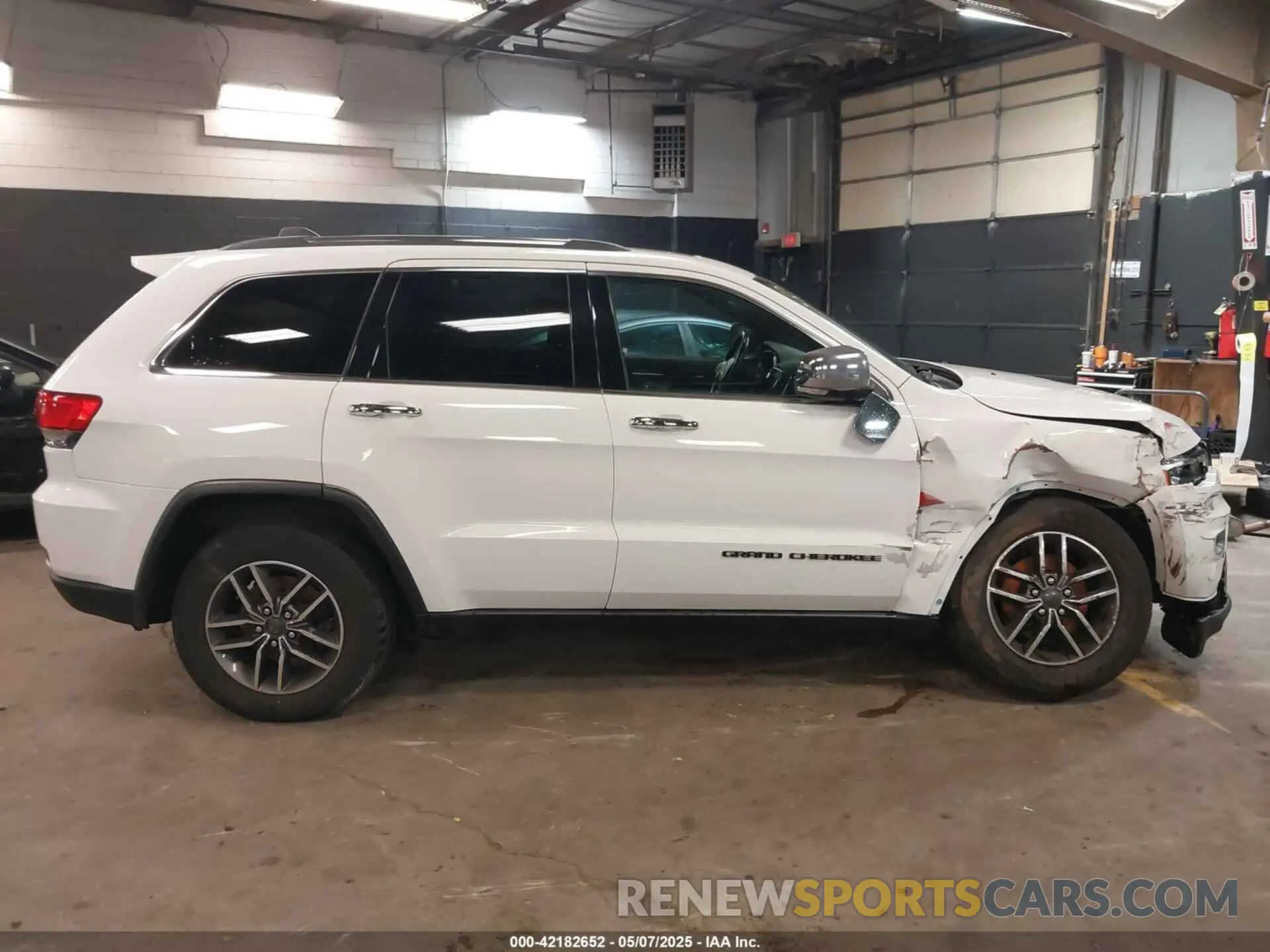 13 fotografías del automóvil dañado 1C4RJFBG2LC218297 JEEP GRAND CHEROKEE 2020