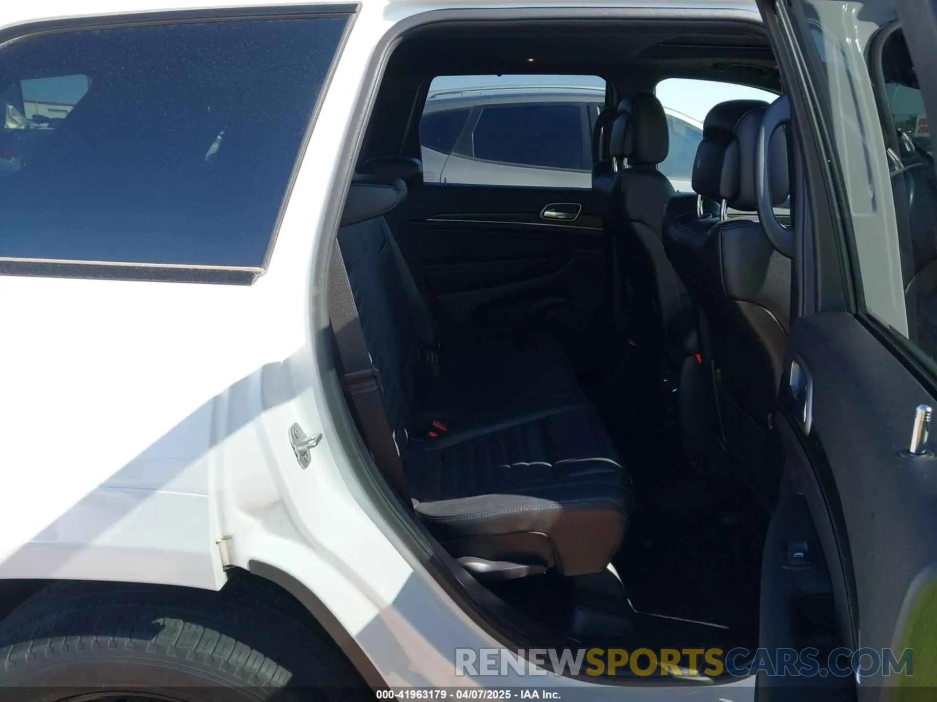 8 fotografías del automóvil dañado 1C4RJEBGXMC680814 JEEP GRAND CHEROKEE 2021