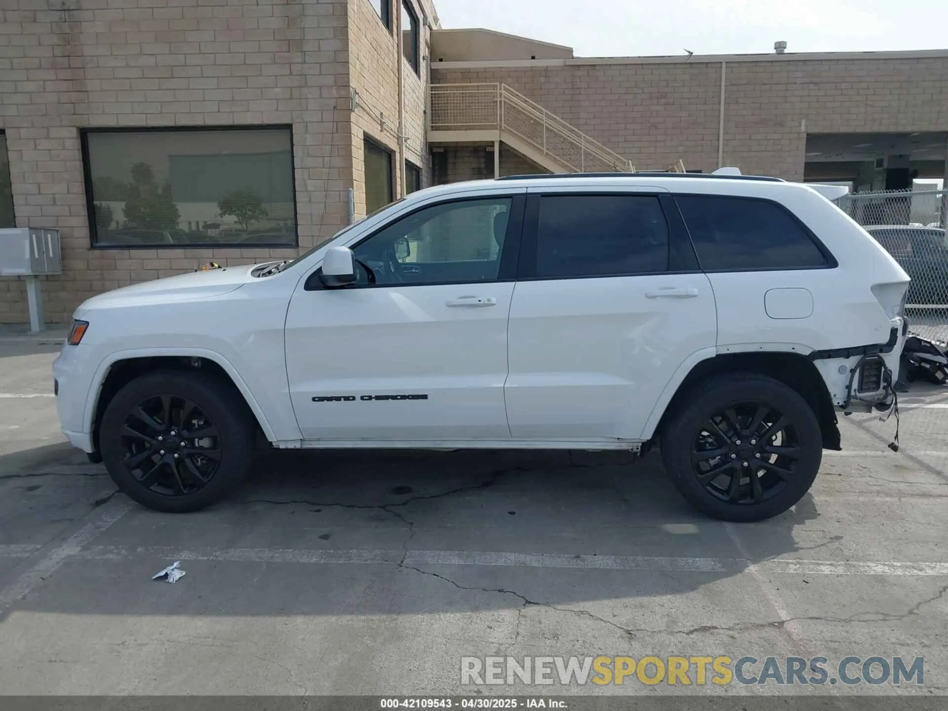 15 fotografías del automóvil dañado 1C4RJFAGXMC652969 JEEP GRAND CHEROKEE 2021