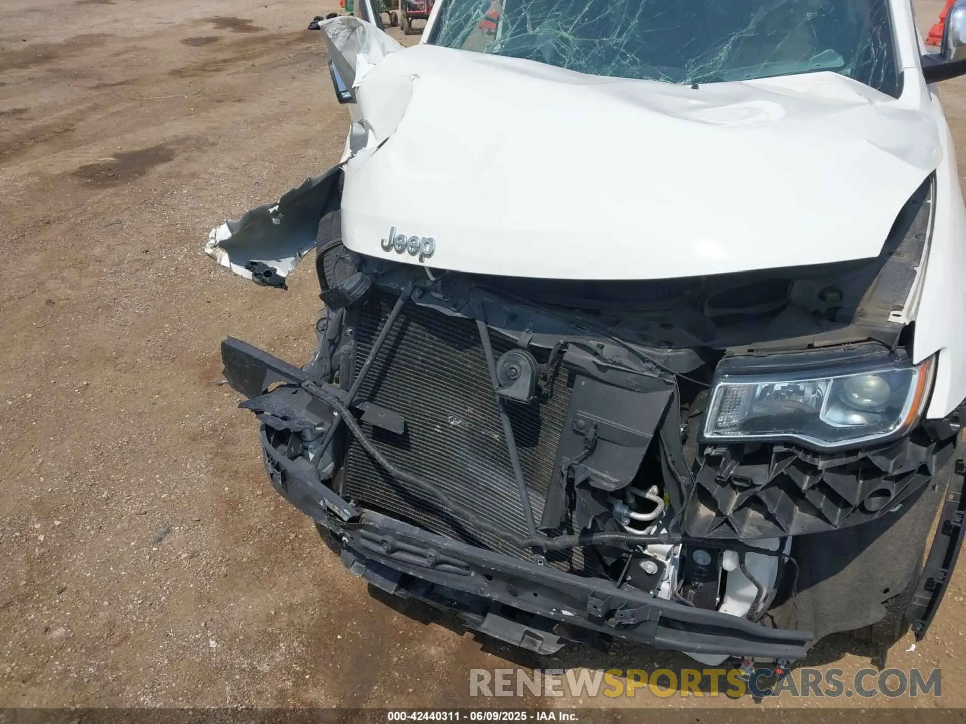 6 fotografías del automóvil dañado 1C4RJFBG0MC620224 JEEP GRAND CHEROKEE 2021