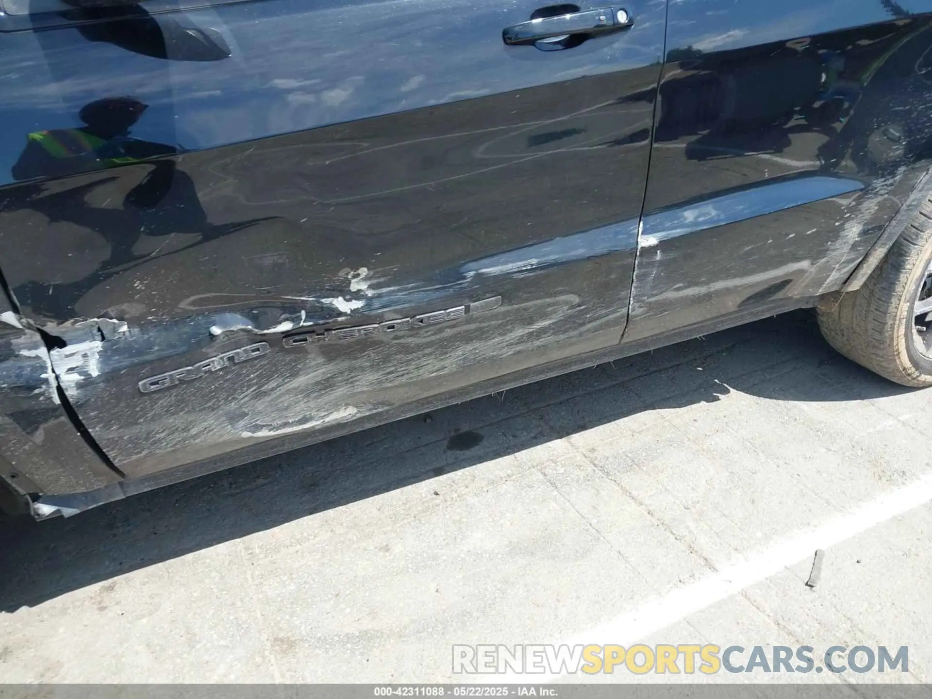 17 fotografías del automóvil dañado 1C4RJFBG4MC666557 JEEP GRAND CHEROKEE 2021