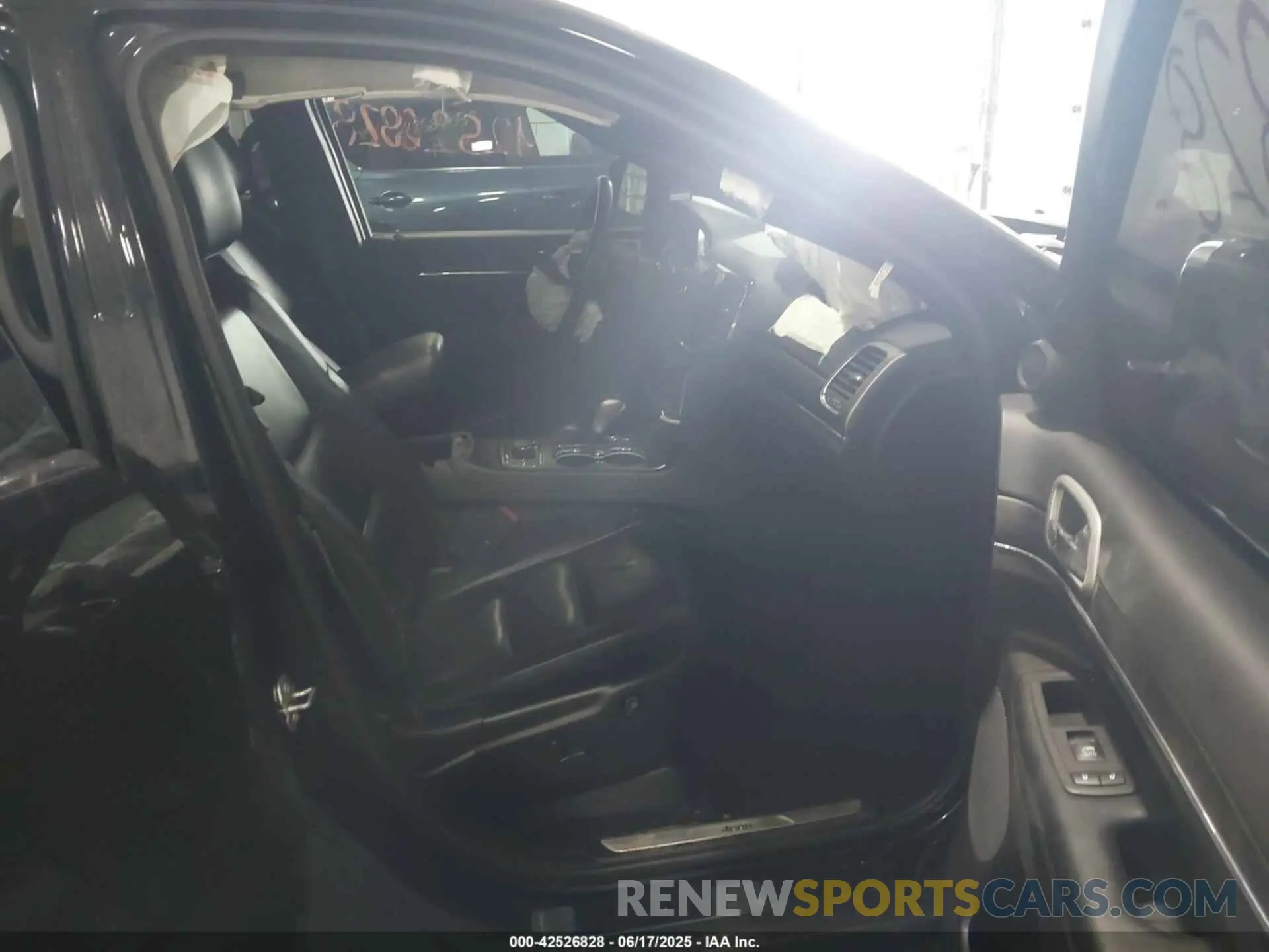 5 fotografías del automóvil dañado 1C4RJFBGXMC774892 JEEP GRAND CHEROKEE 2021
