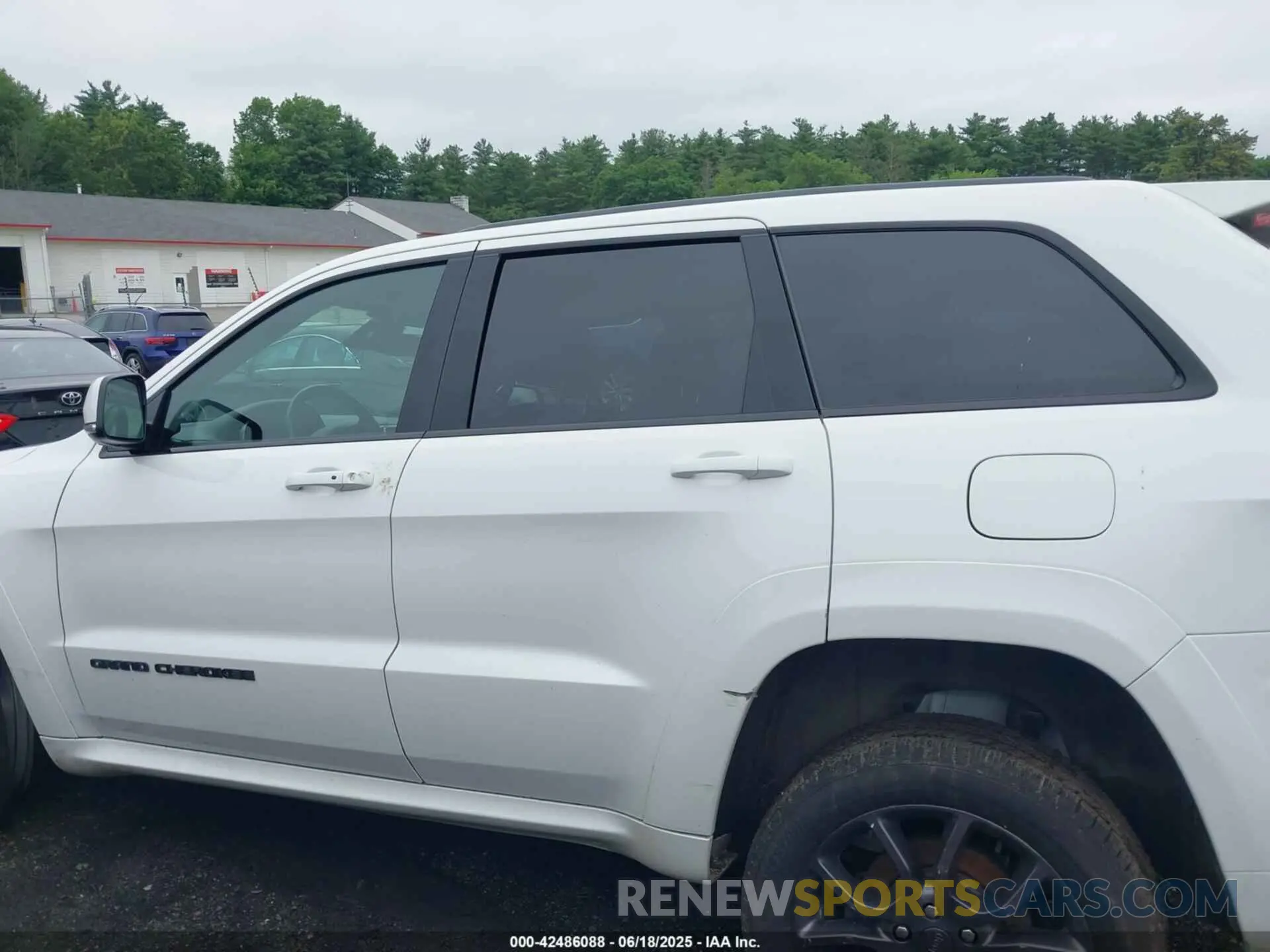 14 fotografías del automóvil dañado 1C4RJFCG0MC729006 JEEP GRAND CHEROKEE 2021