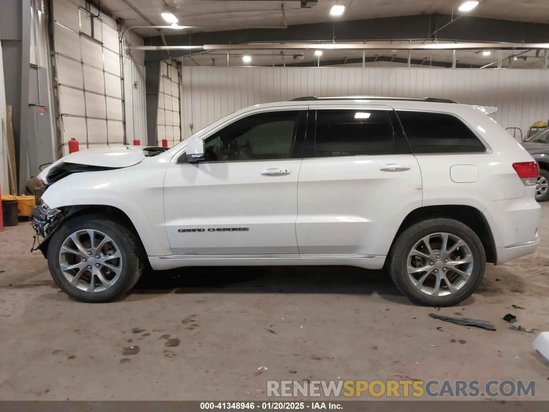 15 fotografías del automóvil dañado 1C4RJFJGXMC568585 JEEP GRAND CHEROKEE 2021
