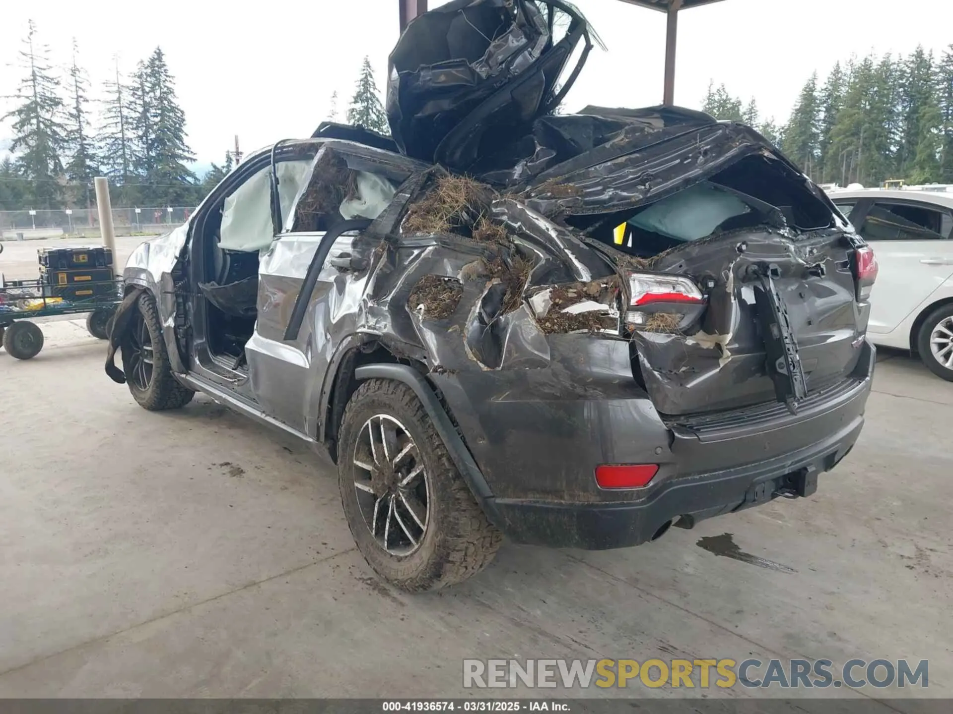 3 fotografías del automóvil dañado 1C4RJFLG4MC703198 JEEP GRAND CHEROKEE 2021