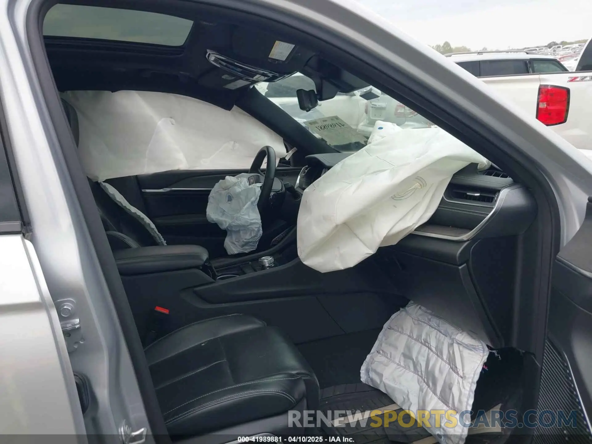 5 fotografías del automóvil dañado 1C4RJGDG2N8631233 JEEP GRAND CHEROKEE 2022