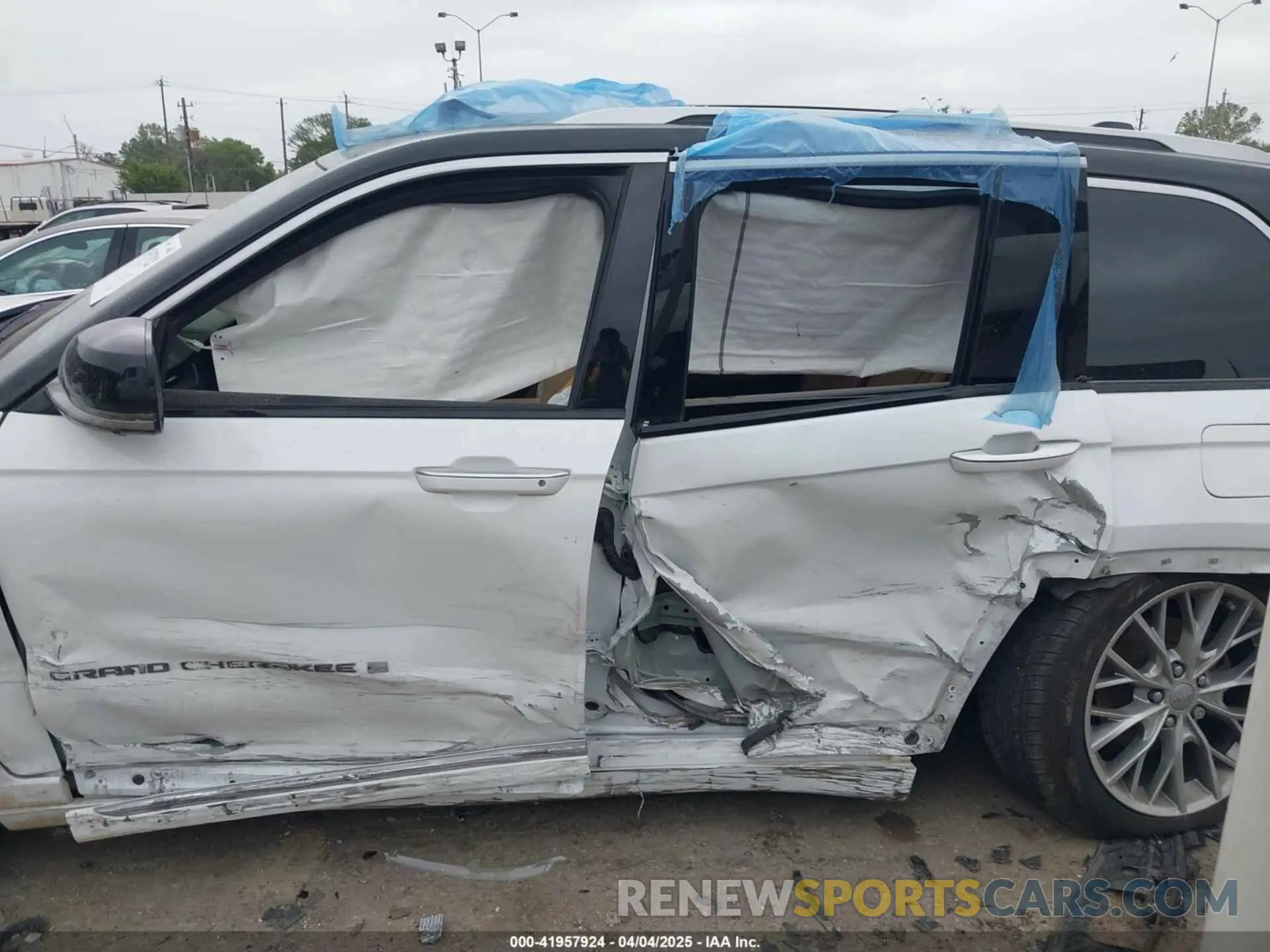 13 fotografías del automóvil dañado 1C4RJGEG3N8636665 JEEP GRAND CHEROKEE 2022