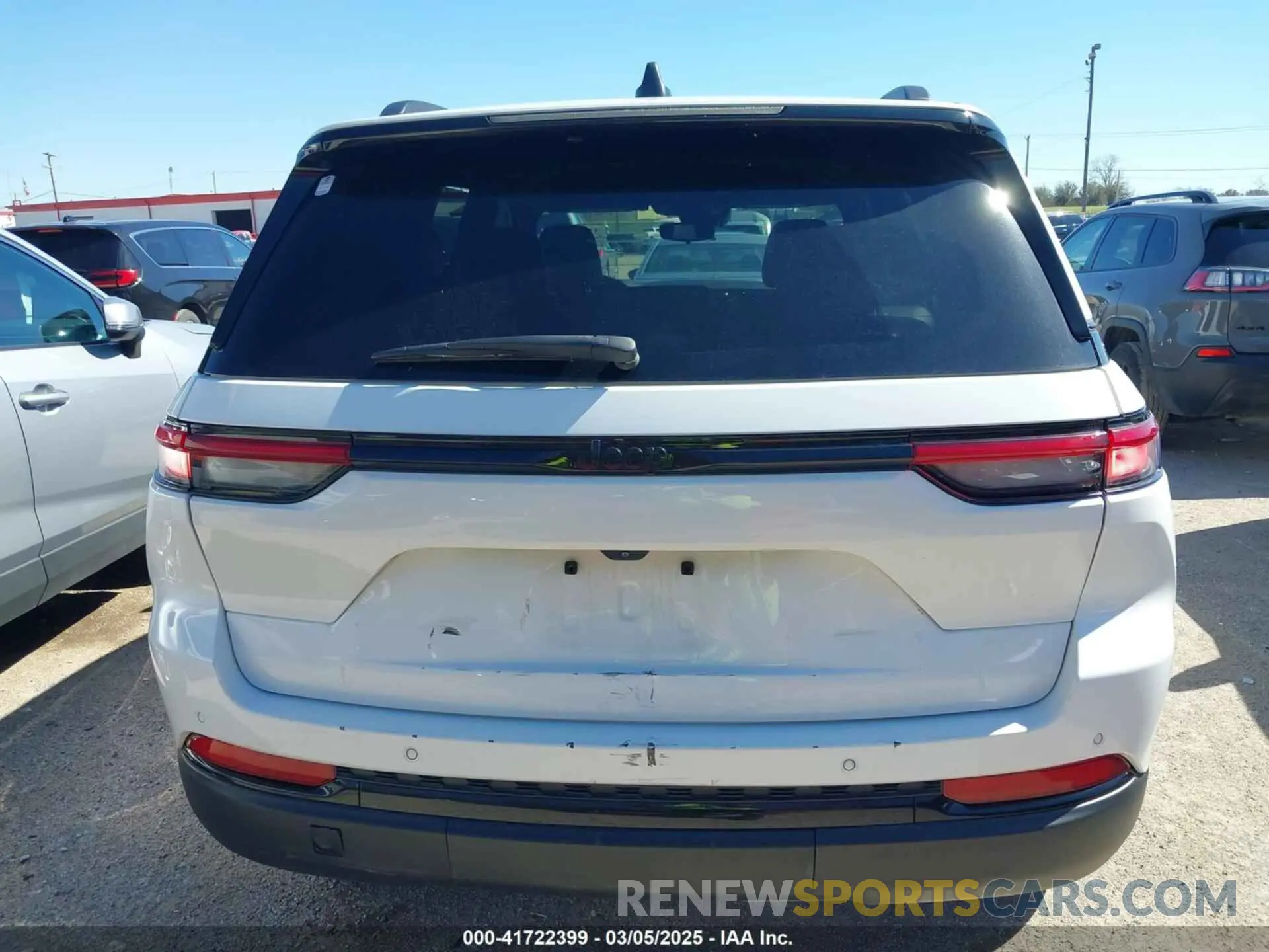 15 fotografías del automóvil dañado 1C4RJGAG4P8883489 JEEP GRAND CHEROKEE 2023