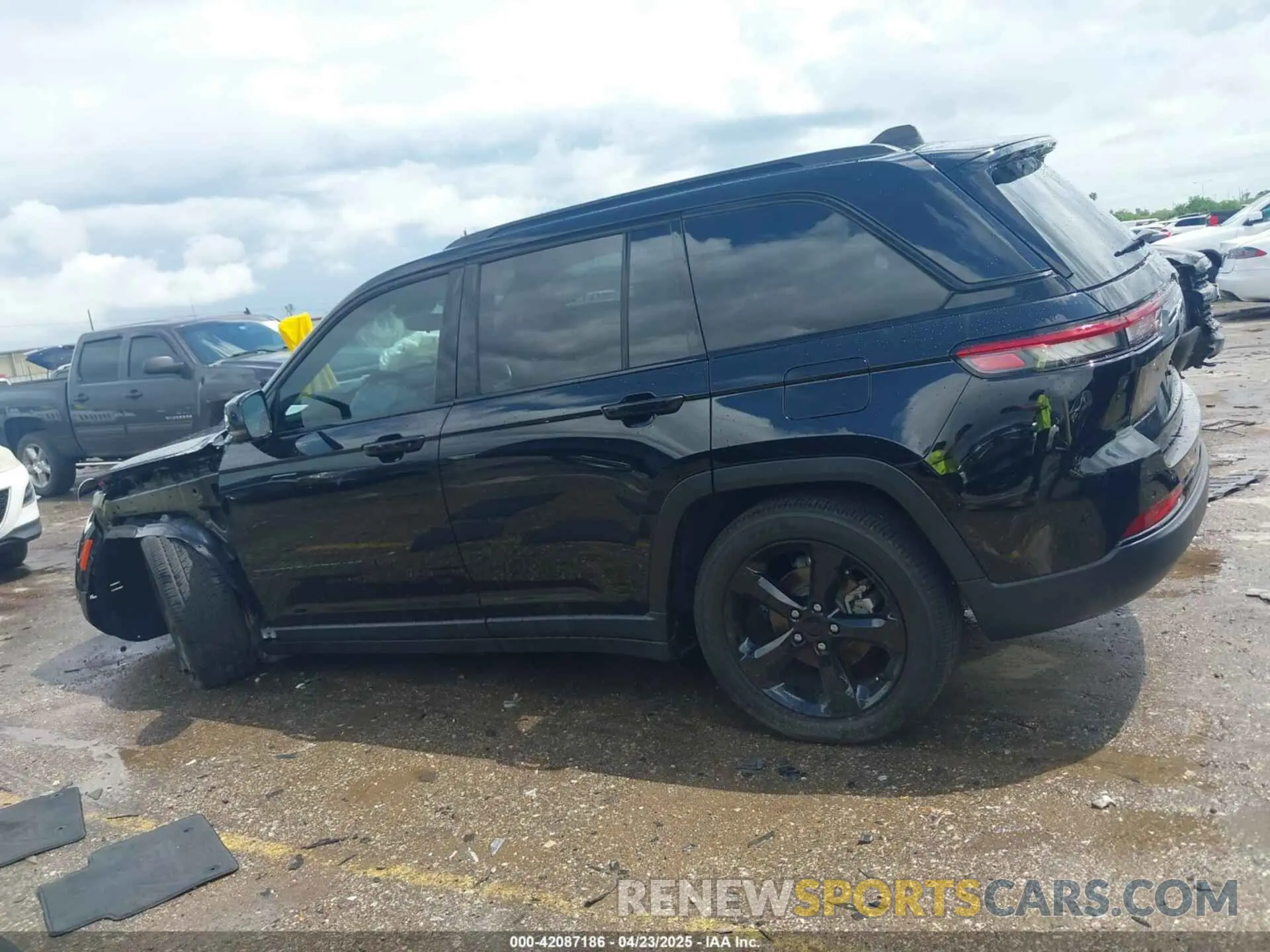 14 fotografías del automóvil dañado 1C4RJGAG5PC648354 JEEP GRAND CHEROKEE 2023