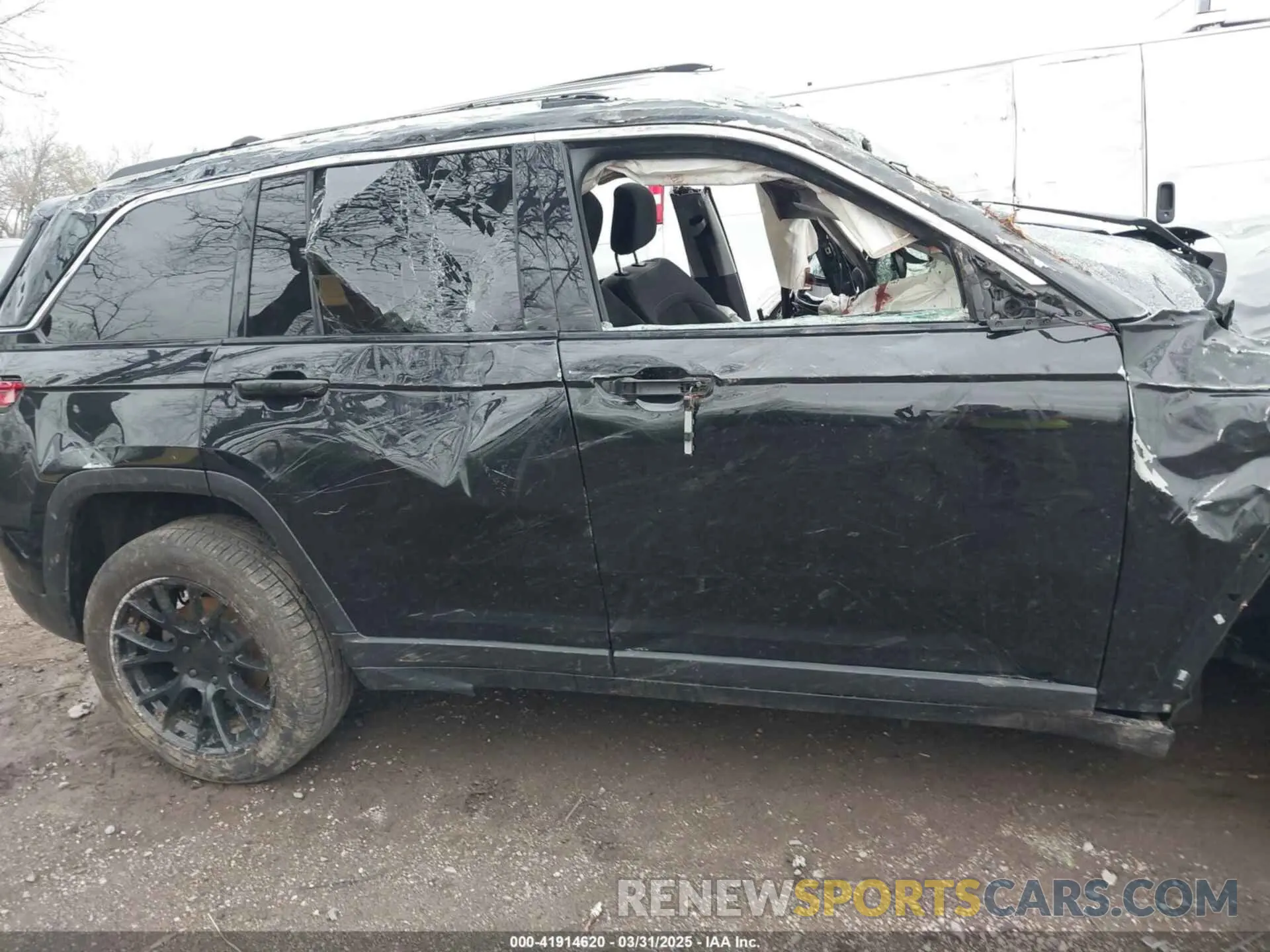 13 fotografías del automóvil dañado 1C4RJGAGXPC564210 JEEP GRAND CHEROKEE 2023