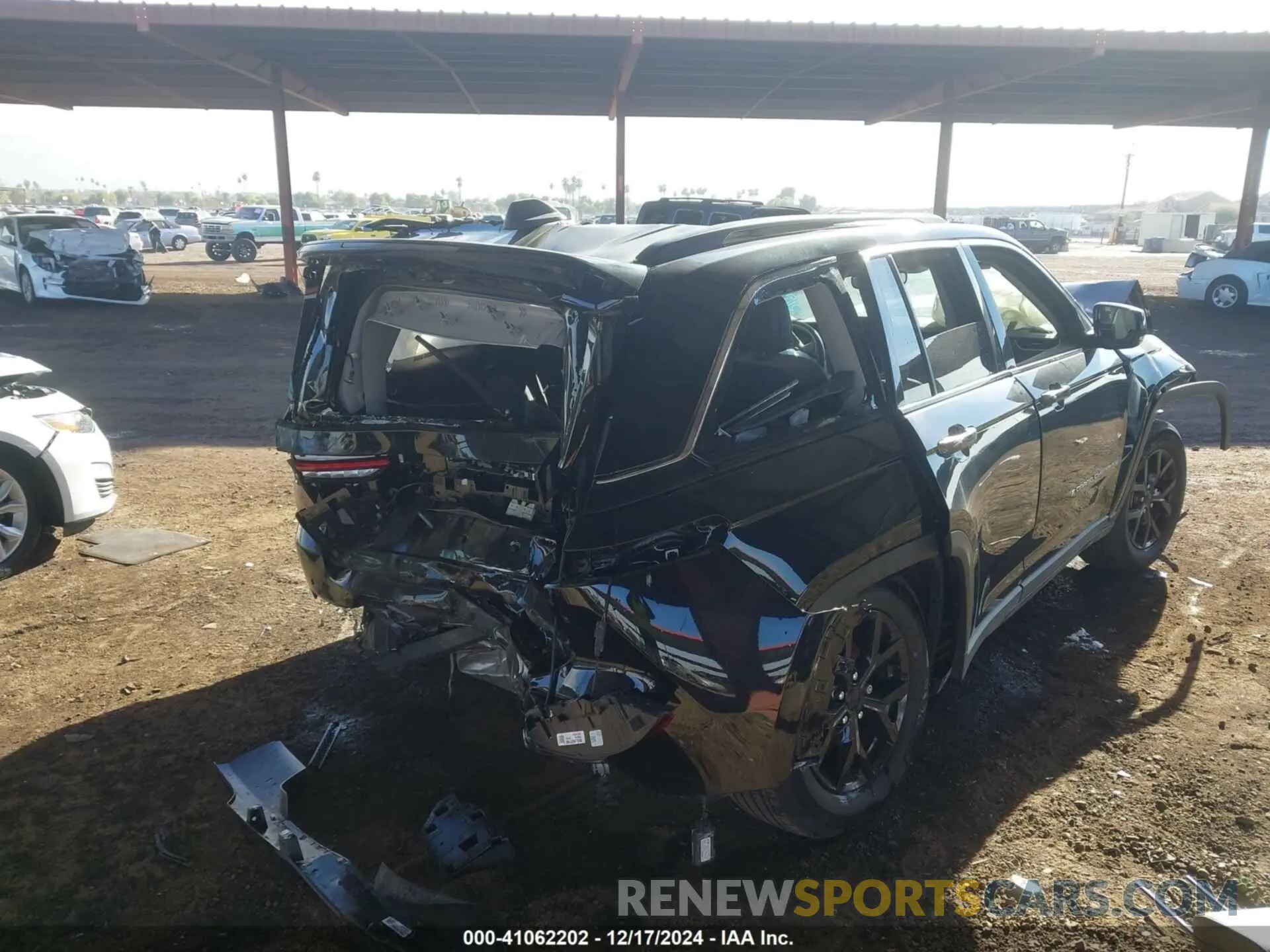 4 fotografías del automóvil dañado 1C4RJGBG0PC563940 JEEP GRAND CHEROKEE 2023