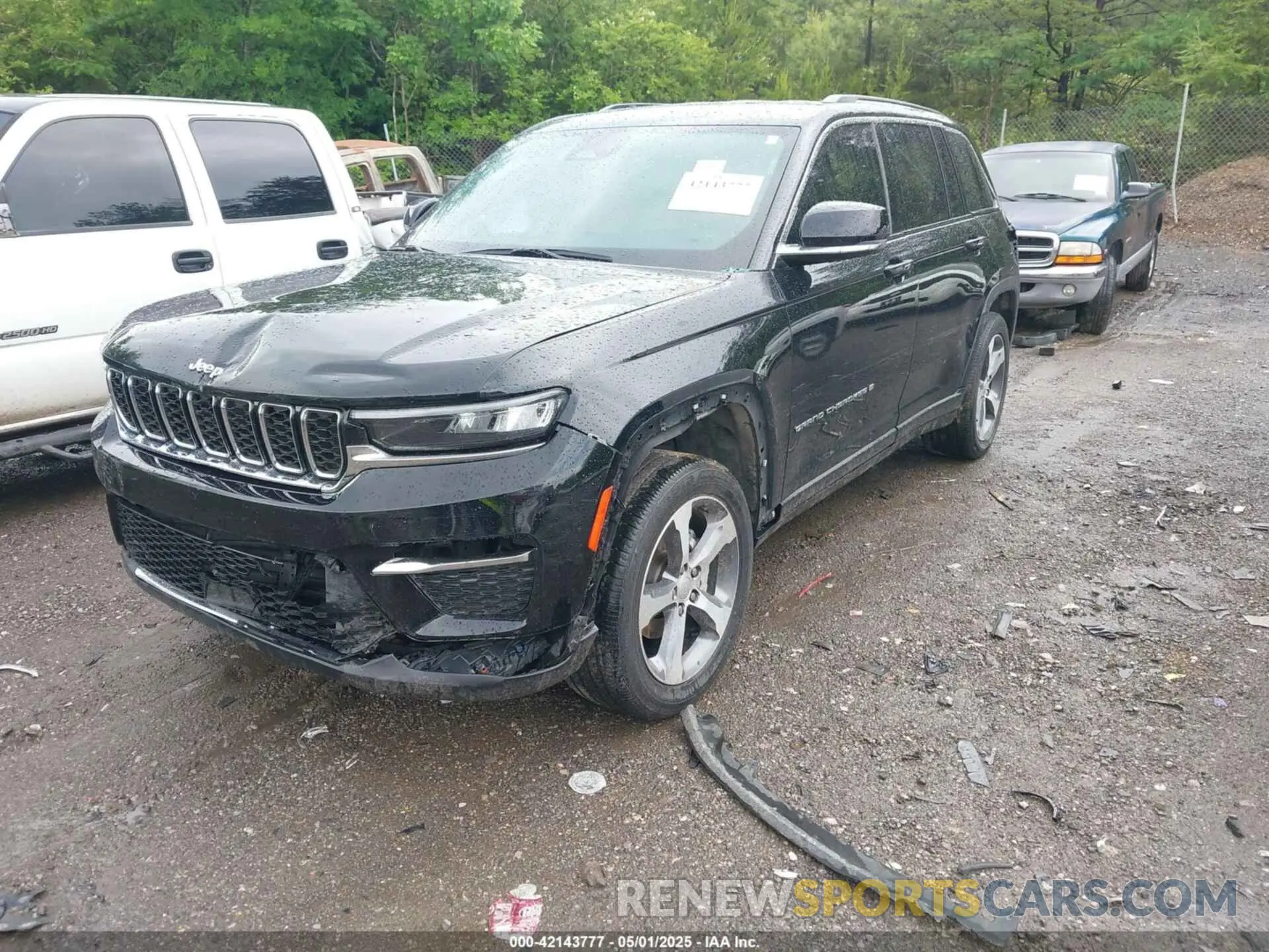 2 fotografías del automóvil dañado 1C4RJGBG1PC523186 JEEP GRAND CHEROKEE 2023
