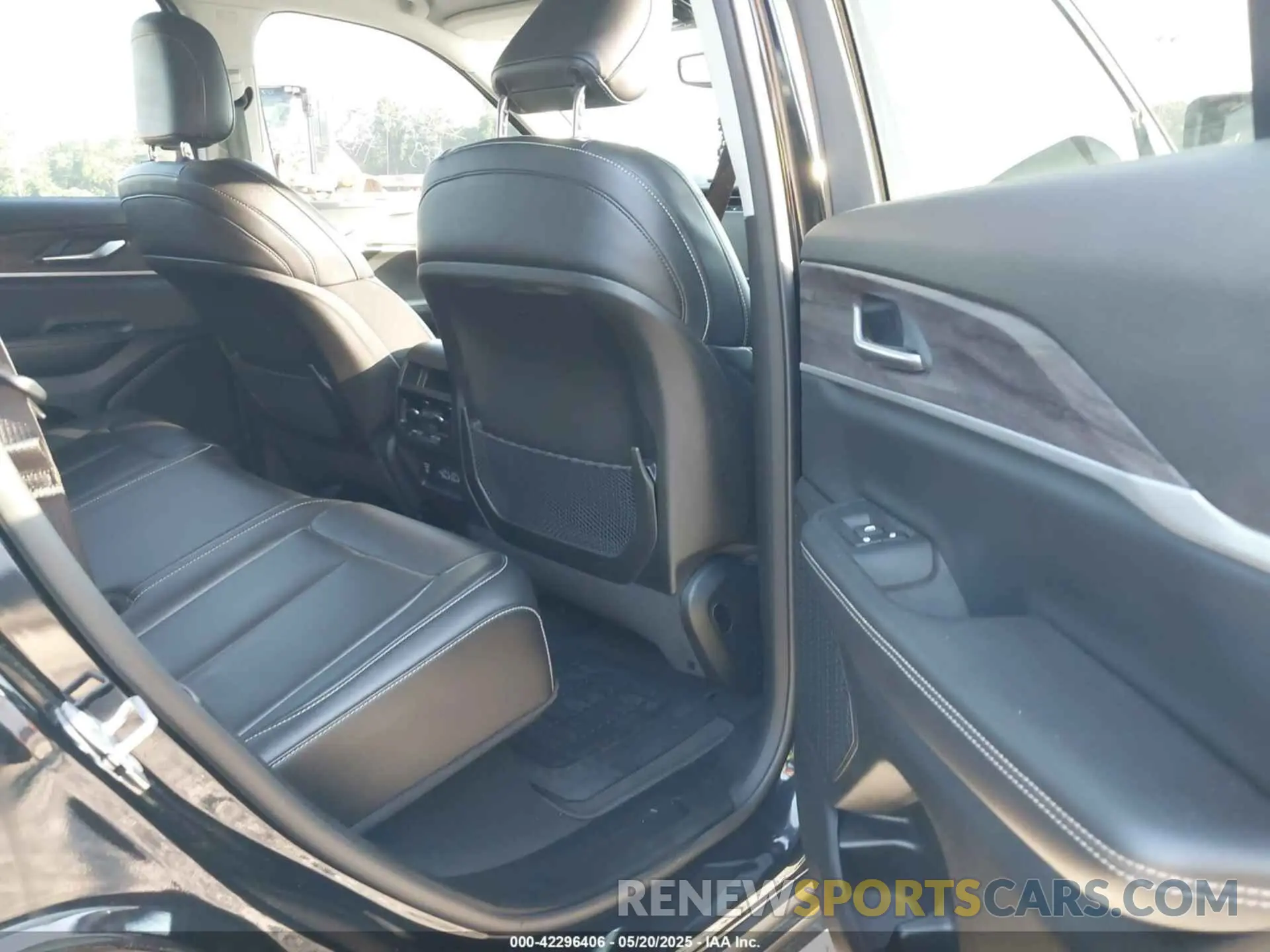 8 fotografías del automóvil dañado 1C4RJGBG4PC503126 JEEP GRAND CHEROKEE 2023