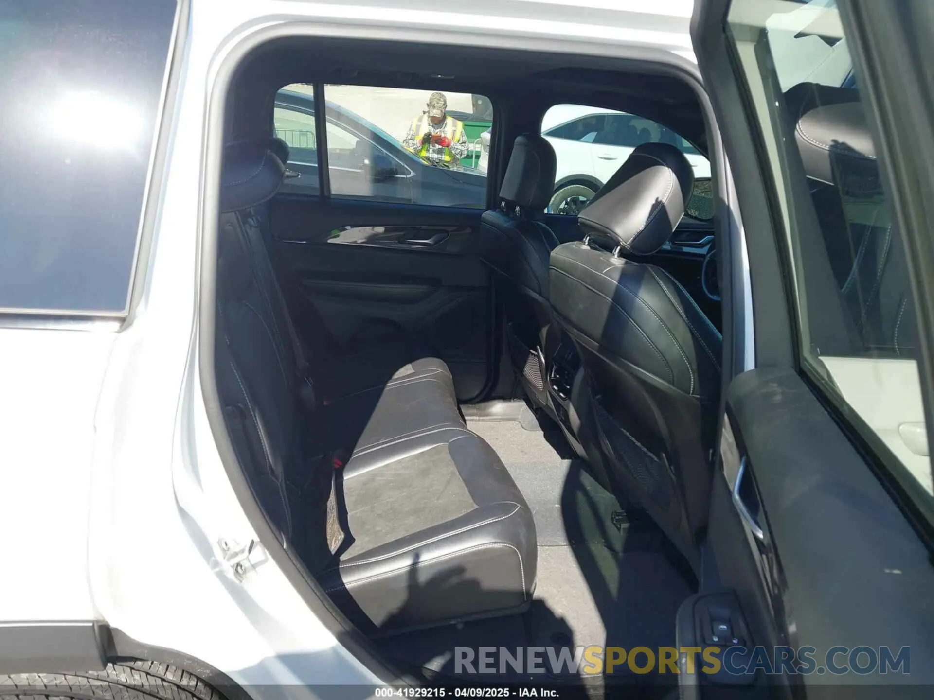8 fotografías del automóvil dañado 1C4RJHAG1PC515399 JEEP GRAND CHEROKEE 2023