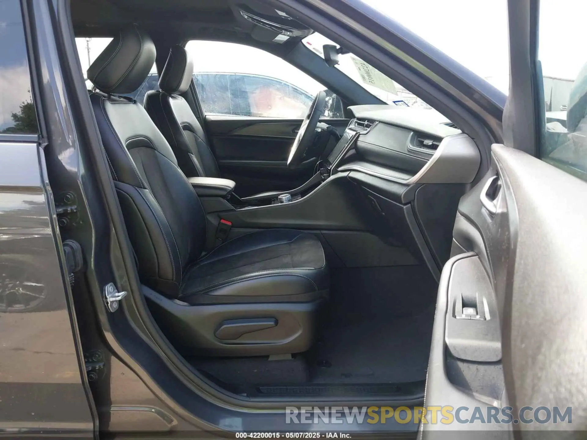 5 fotografías del automóvil dañado 1C4RJHAG6PC546003 JEEP GRAND CHEROKEE 2023