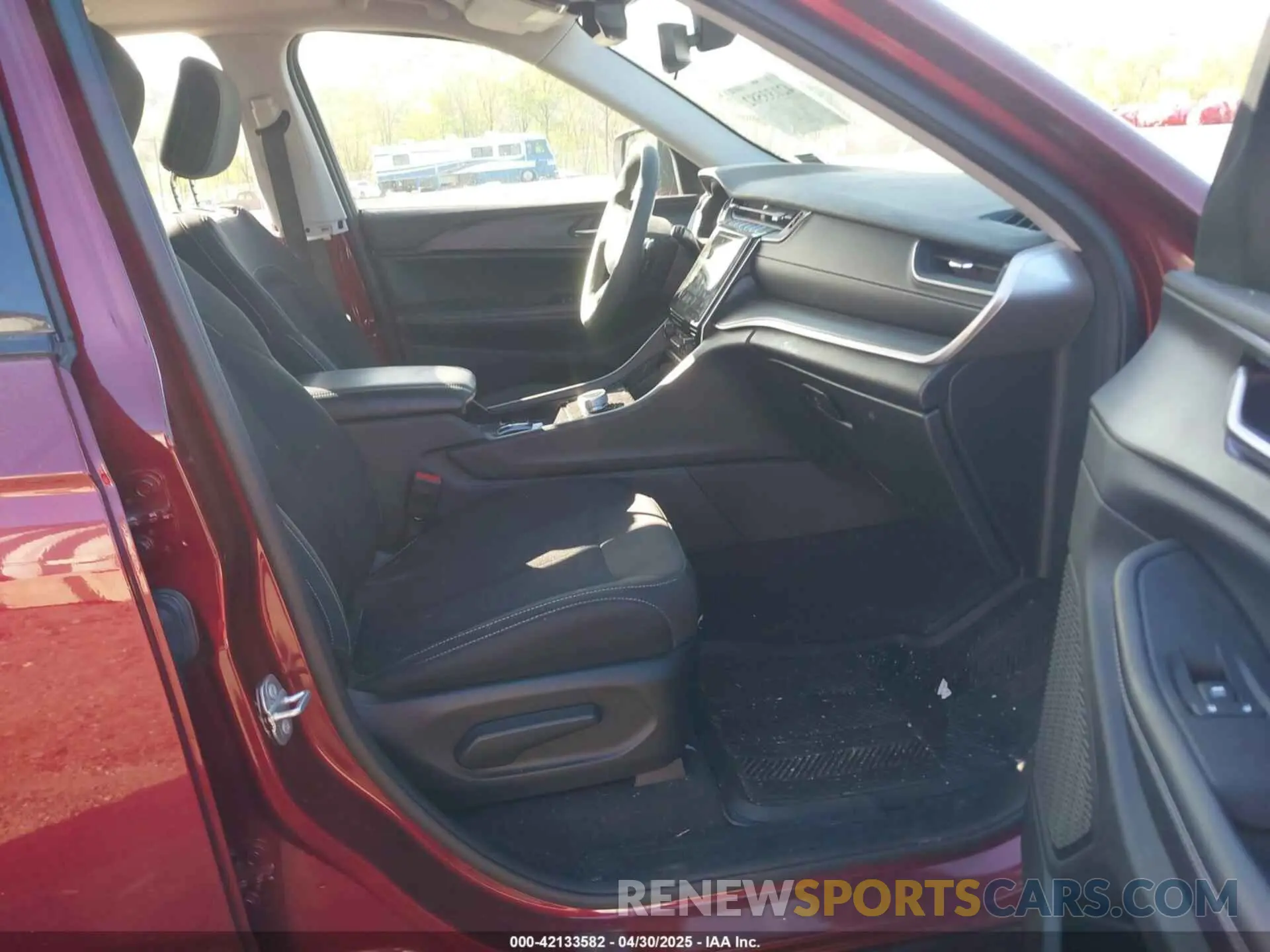 5 fotografías del automóvil dañado 1C4RJHAG6PC593502 JEEP GRAND CHEROKEE 2023