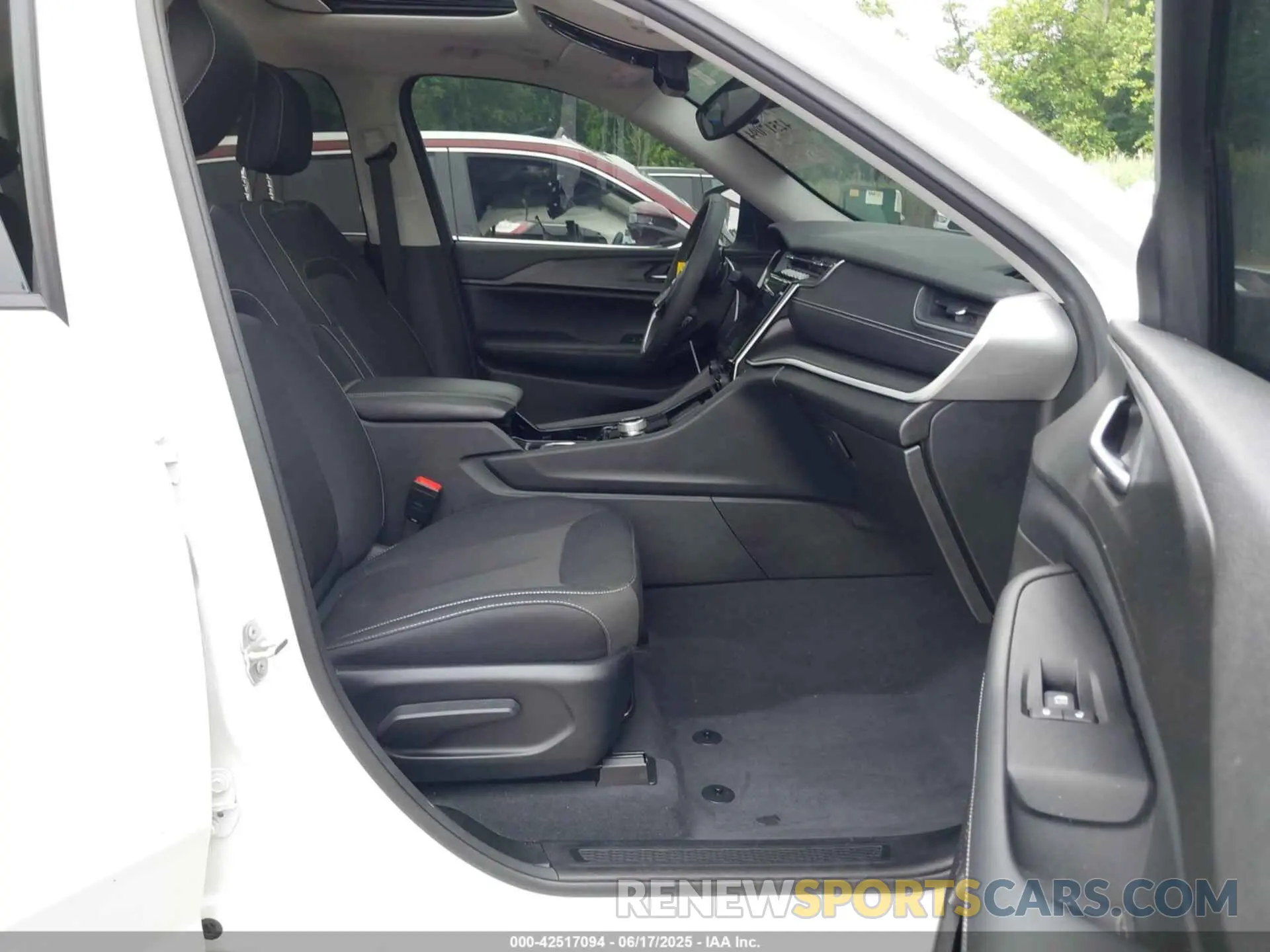 5 fotografías del automóvil dañado 1C4RJHAG8PC529459 JEEP GRAND CHEROKEE 2023