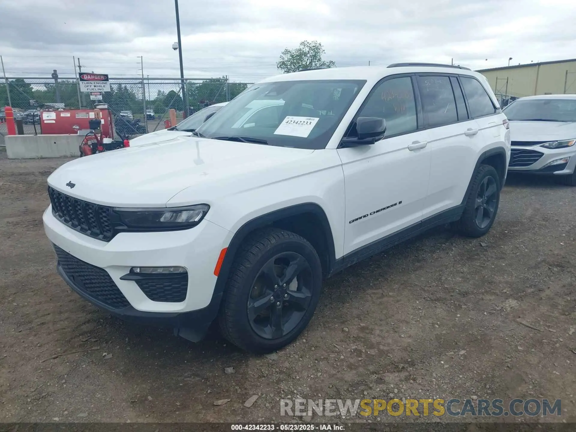 2 fotografías del automóvil dañado 1C4RJHBG8PC518881 JEEP GRAND CHEROKEE 2023