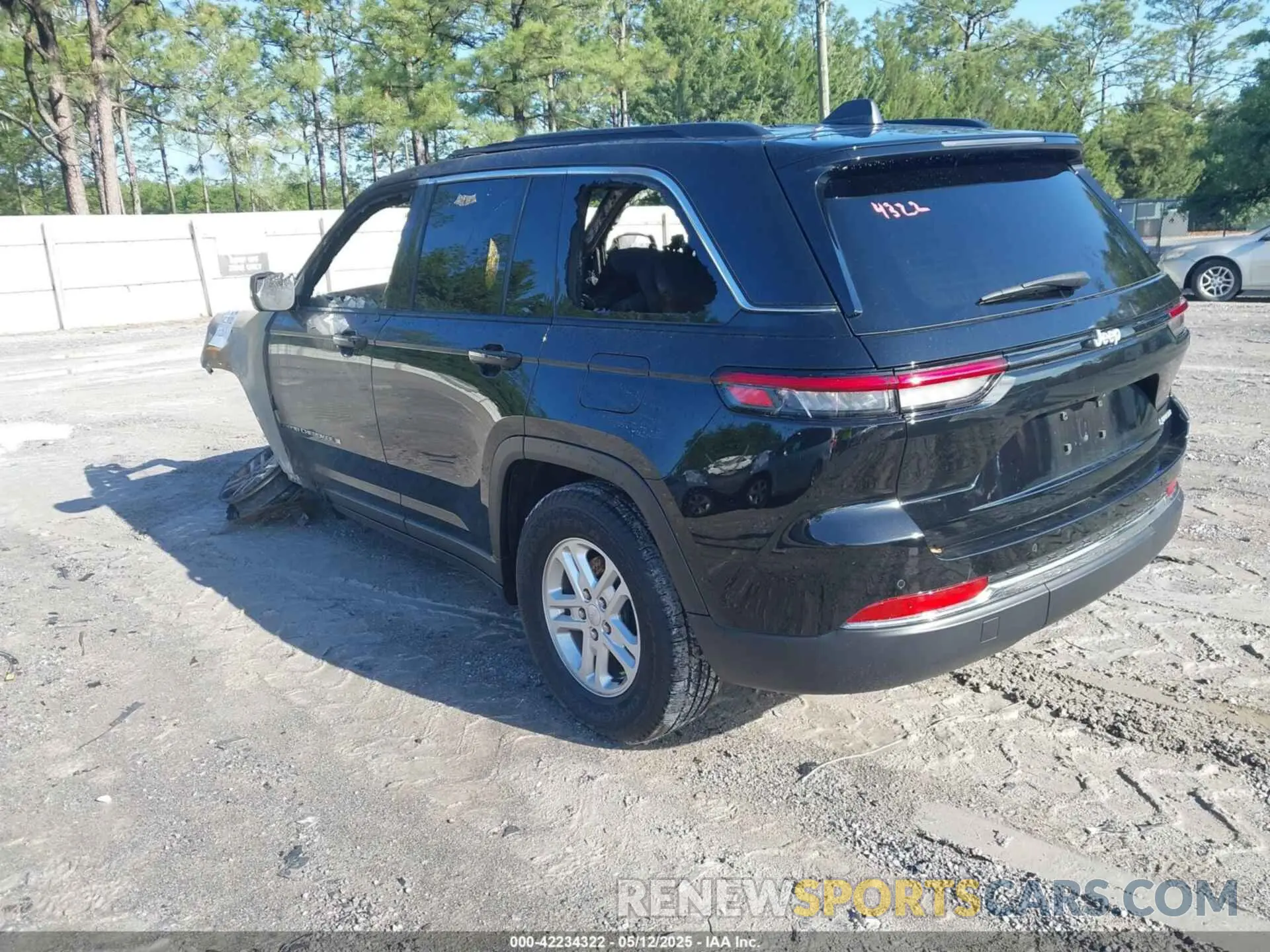 3 fotografías del automóvil dañado 1C4RJGAGXRC187574 JEEP GRAND CHEROKEE 2024