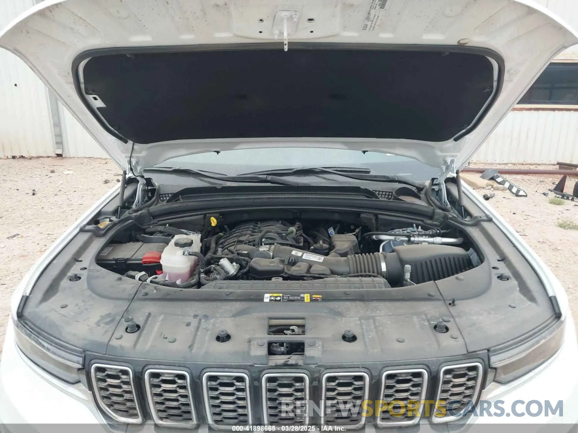 10 fotografías del automóvil dañado 1C4RJGBG1RC112860 JEEP GRAND CHEROKEE 2024