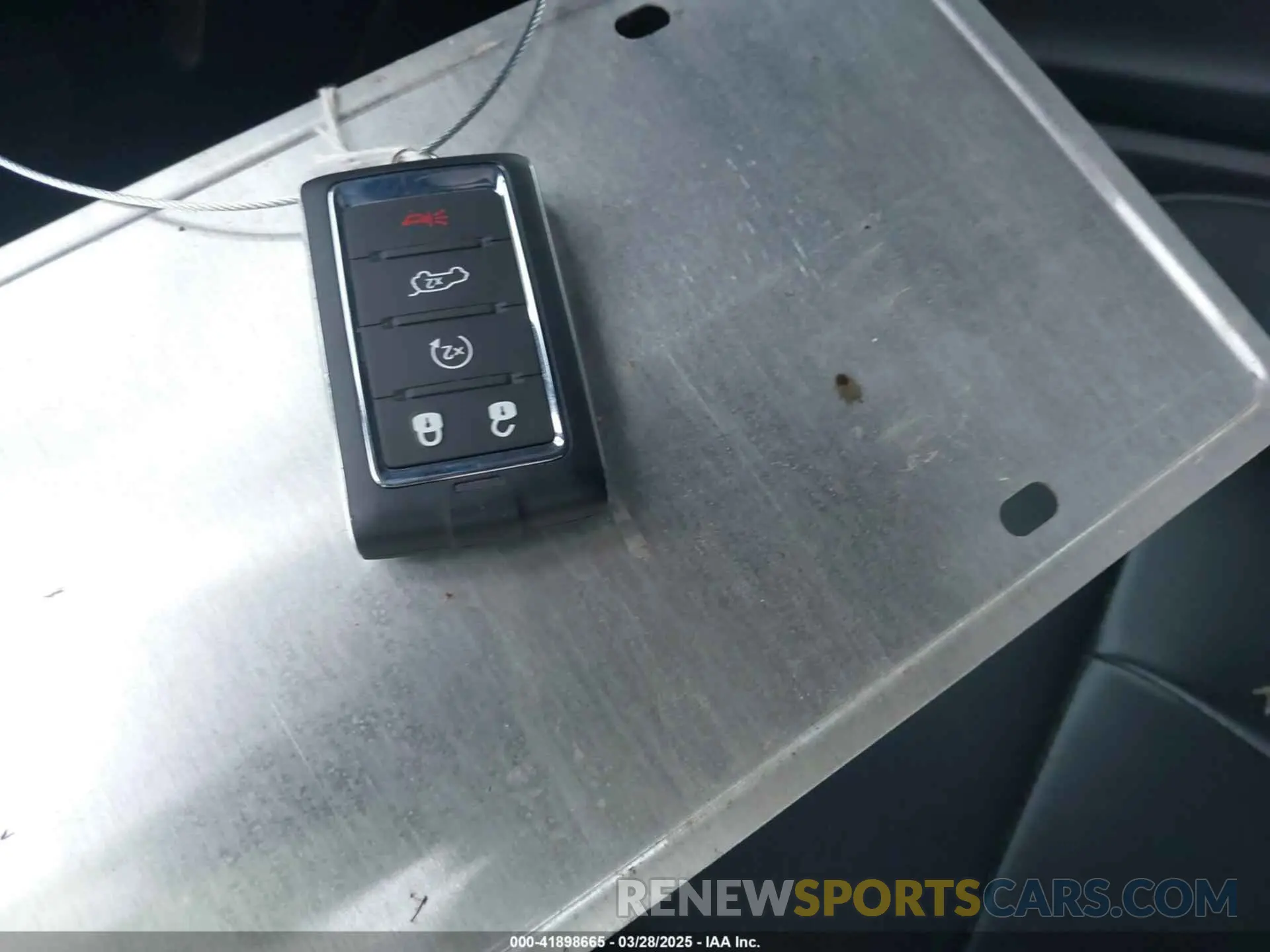 11 fotografías del automóvil dañado 1C4RJGBG1RC112860 JEEP GRAND CHEROKEE 2024