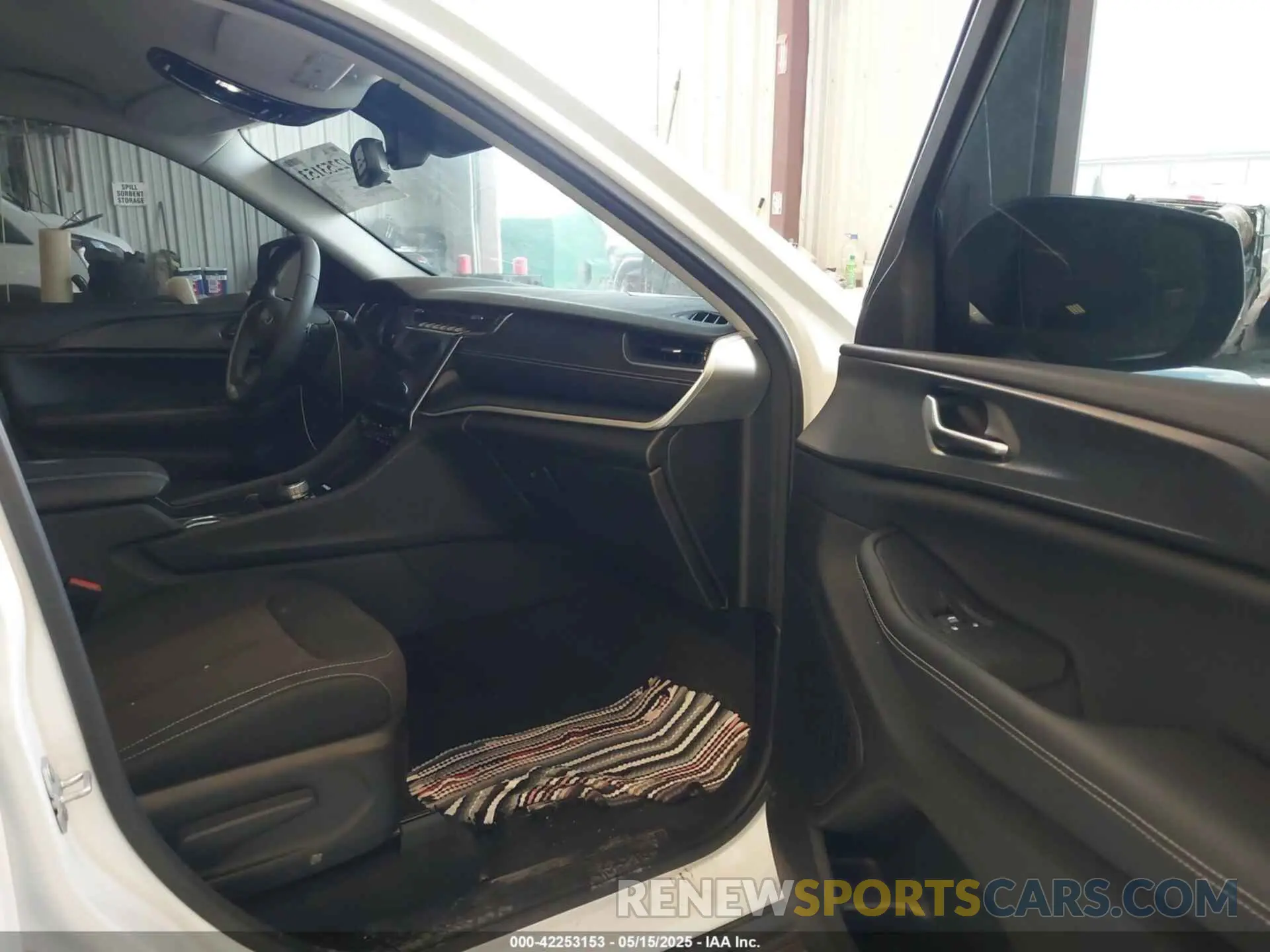 5 fotografías del automóvil dañado 1C4RJHAG3R8939236 JEEP GRAND CHEROKEE 2024