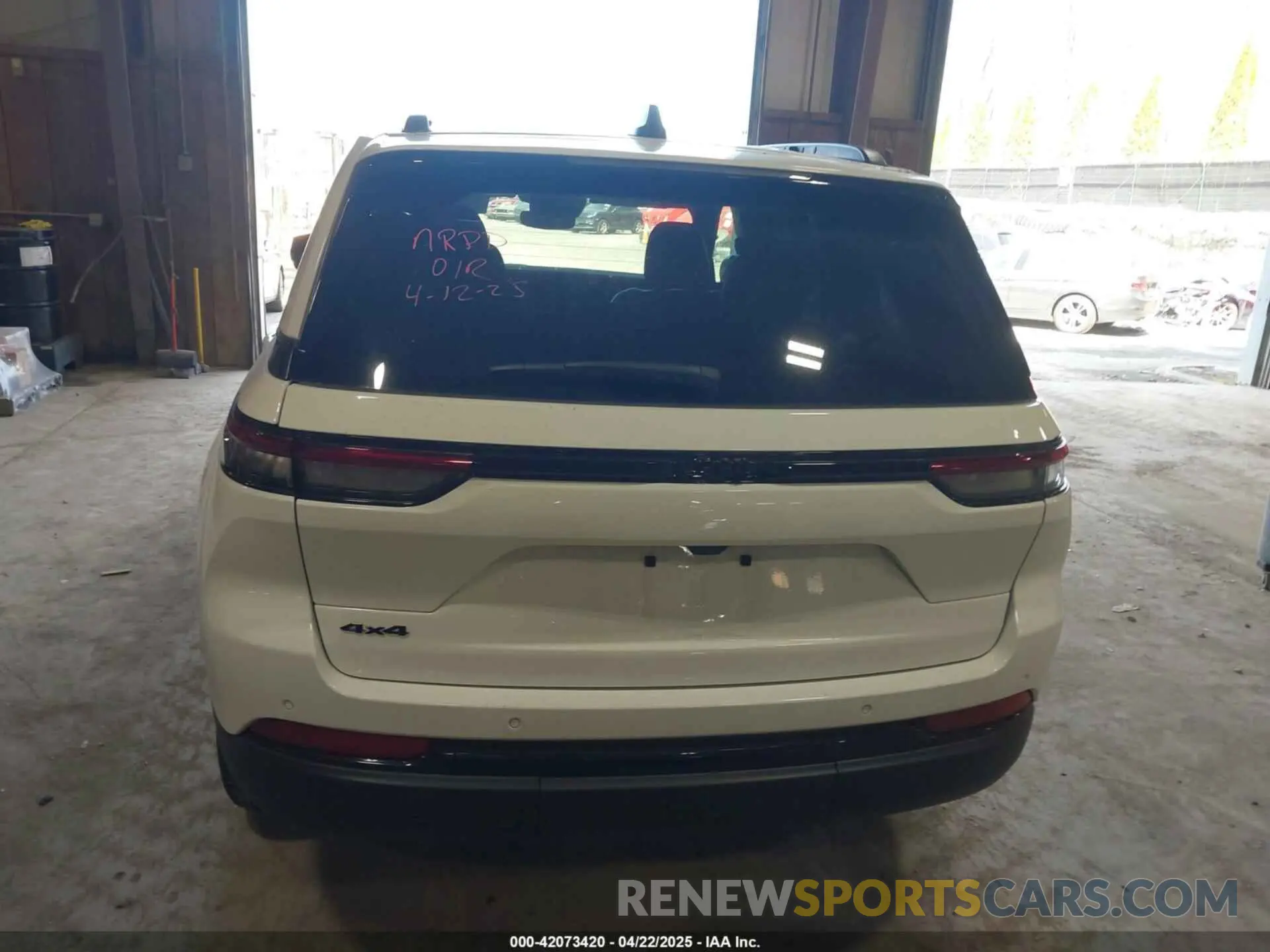 16 fotografías del automóvil dañado 1C4RJHAG3RC211204 JEEP GRAND CHEROKEE 2024