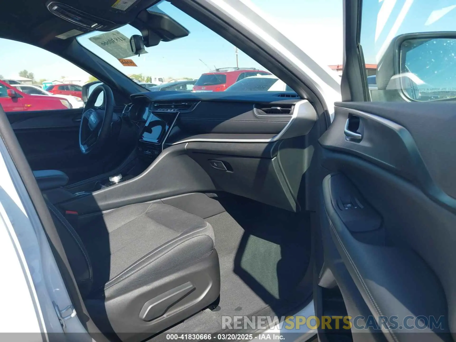 5 fotografías del automóvil dañado 1C4RJHAG4RC245779 JEEP GRAND CHEROKEE 2024