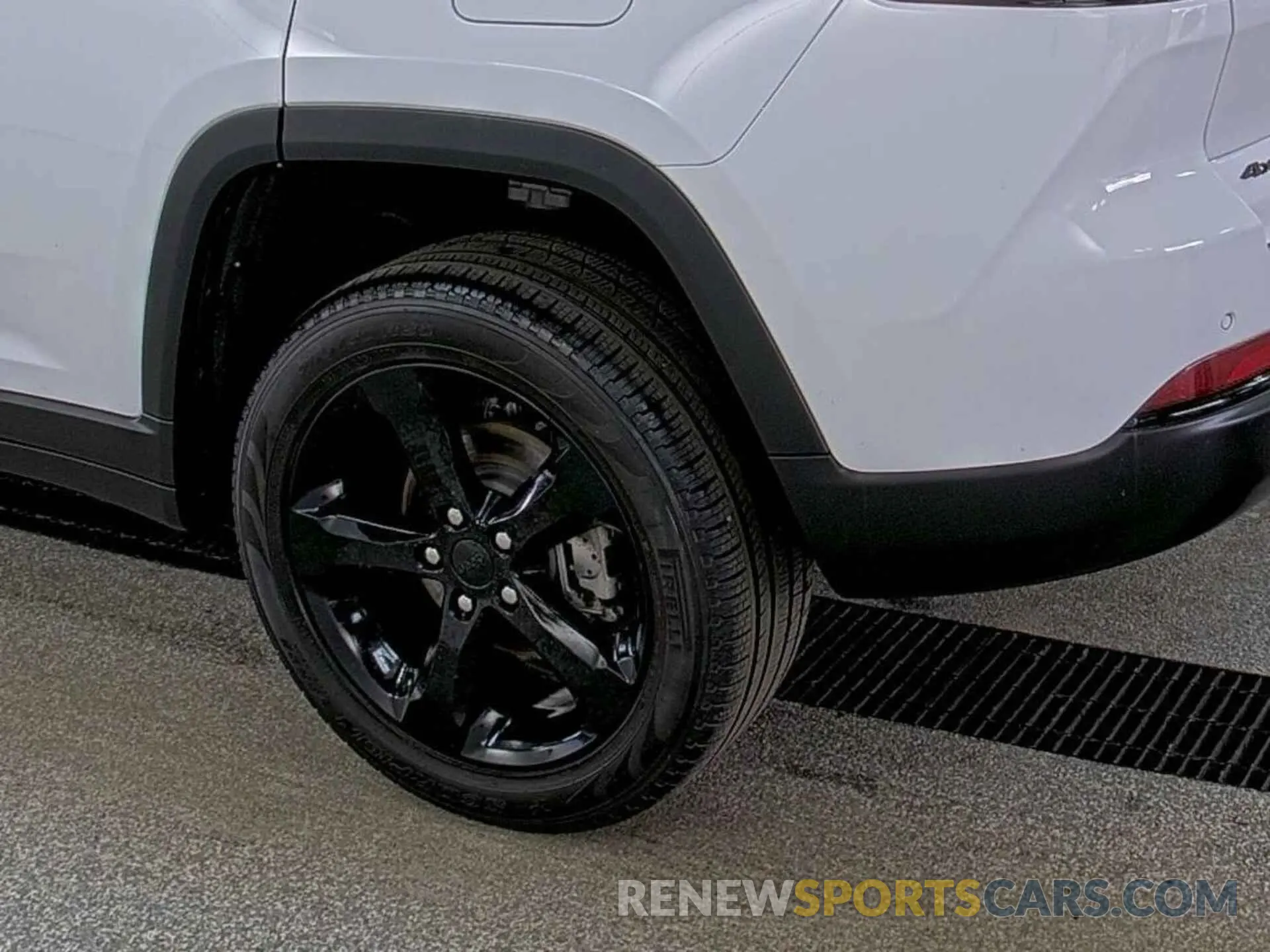 28 fotografías del automóvil dañado 1C4RJHBG2R8622210 JEEP GRAND CHEROKEE 2024