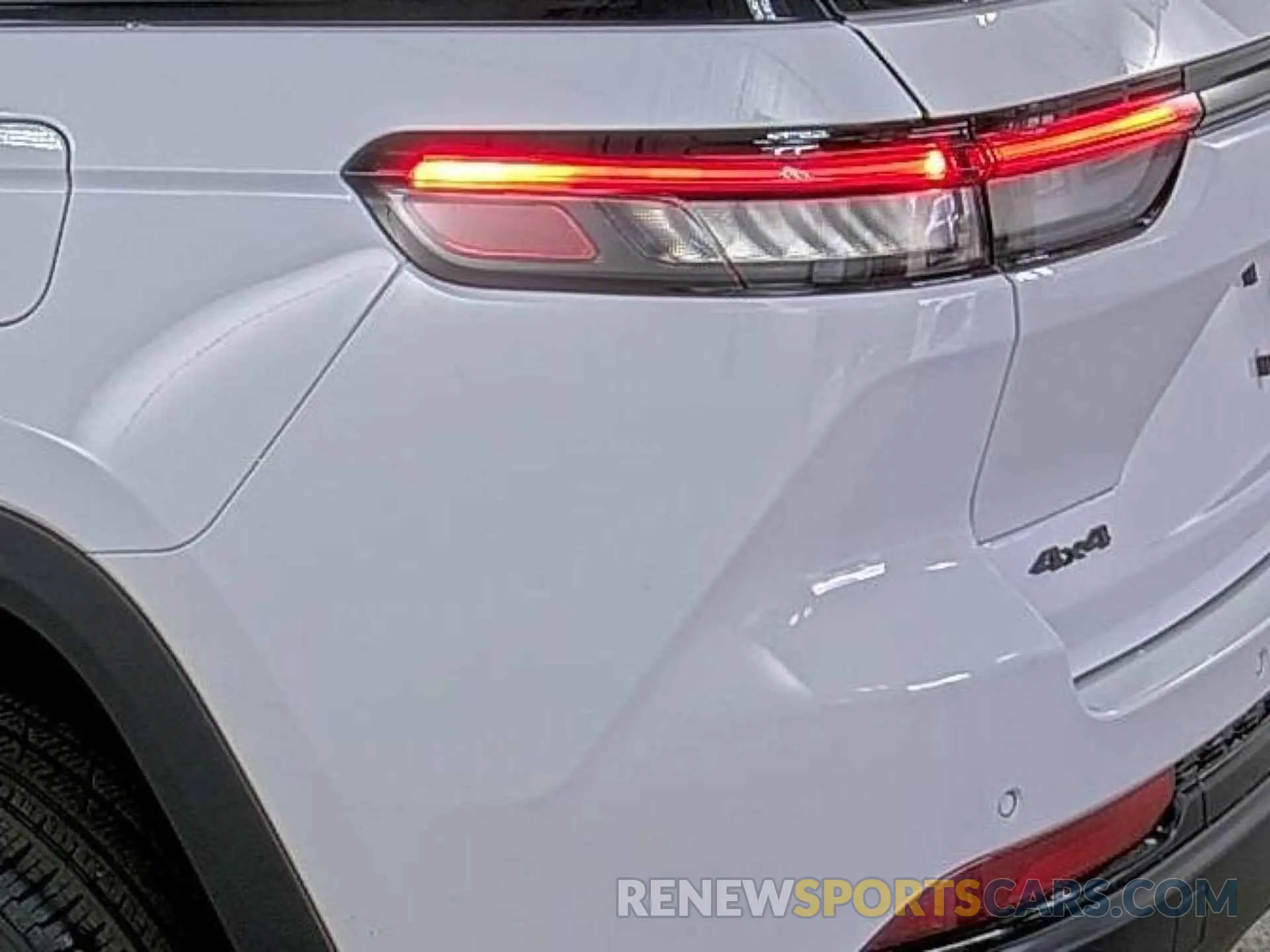 5 fotografías del automóvil dañado 1C4RJHBG2R8622210 JEEP GRAND CHEROKEE 2024